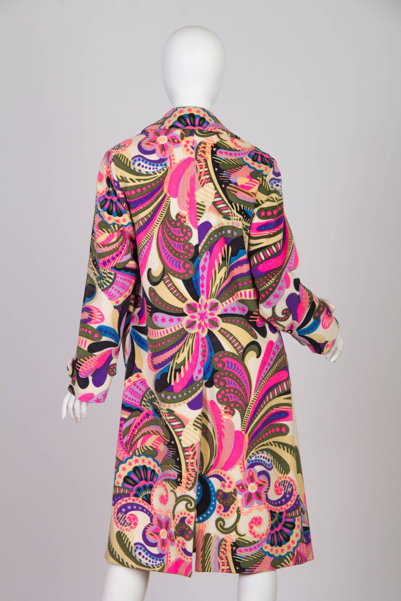 Fall 2002 ready to wear Gianni Versace Couture Coat In Excellent Condition In New York, NY