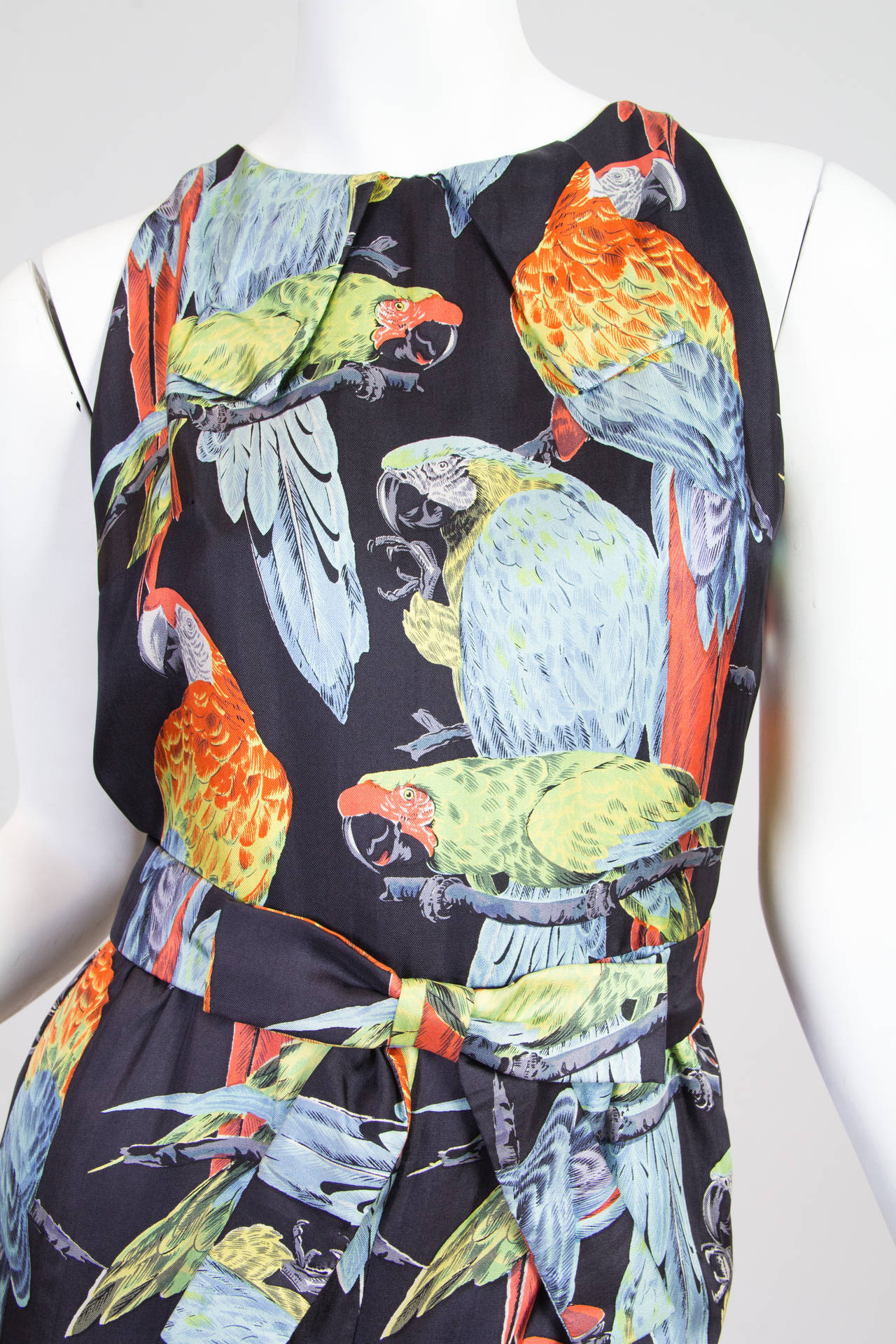 1960S DONALD BROOKS Printed Tropical Silk Parot Dress In Excellent Condition For Sale In New York, NY