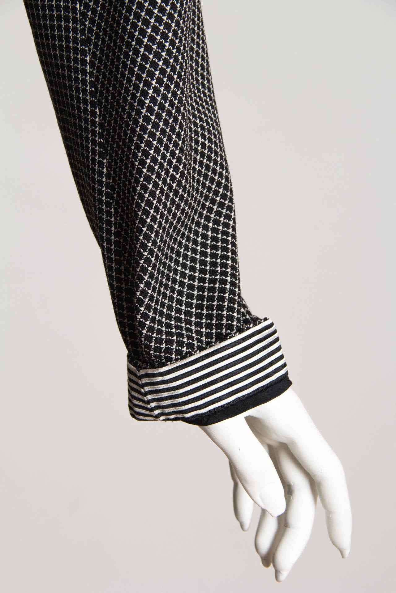 1980S GEOFFREY BEENE Black & White Wool Silk Contrast Pattern Raglan Sleeve Top 4