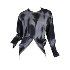 PERMANENTE BY ISSEY MIYAKE Robe torsadée en jersey de laine noir et gris teintée à l'aiguille, années 1990 