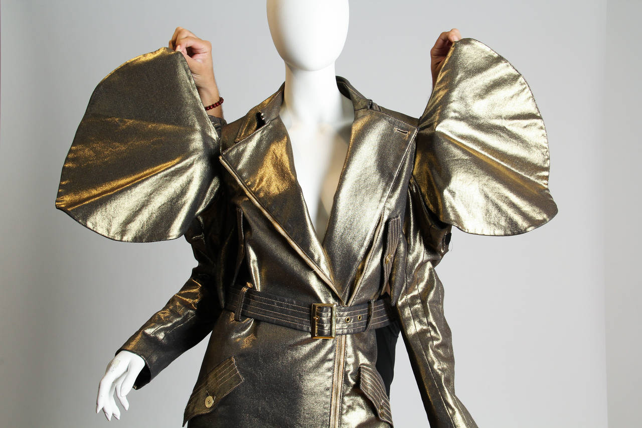 1990er Jahre JC DE CASTELBAJAC Metallic Gold Baumwolle Denim Trenchcoat mit Gürtel mit Elfenbein Damen im Angebot
