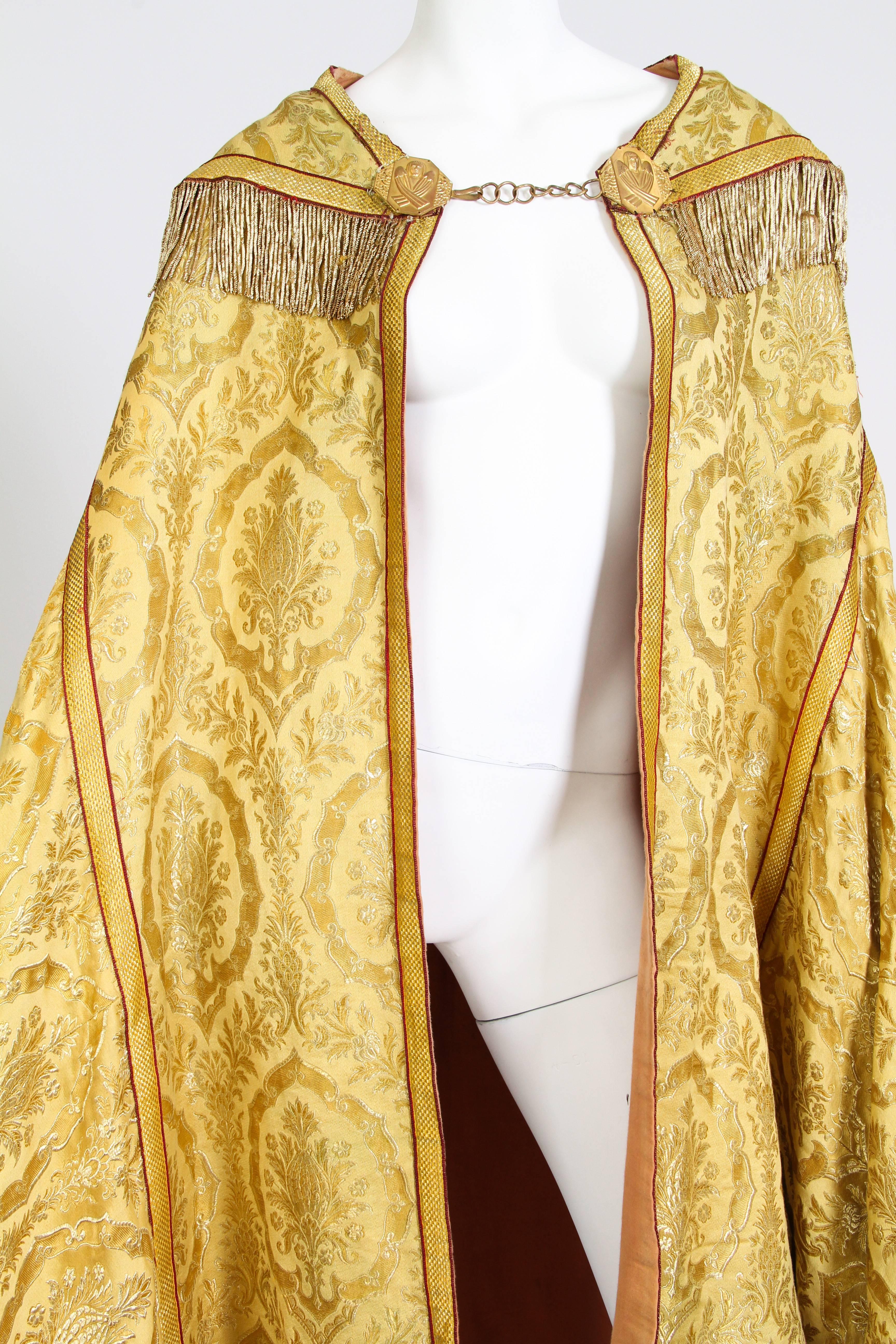 Antique Gold Cape In Excellent Condition In New York, NY