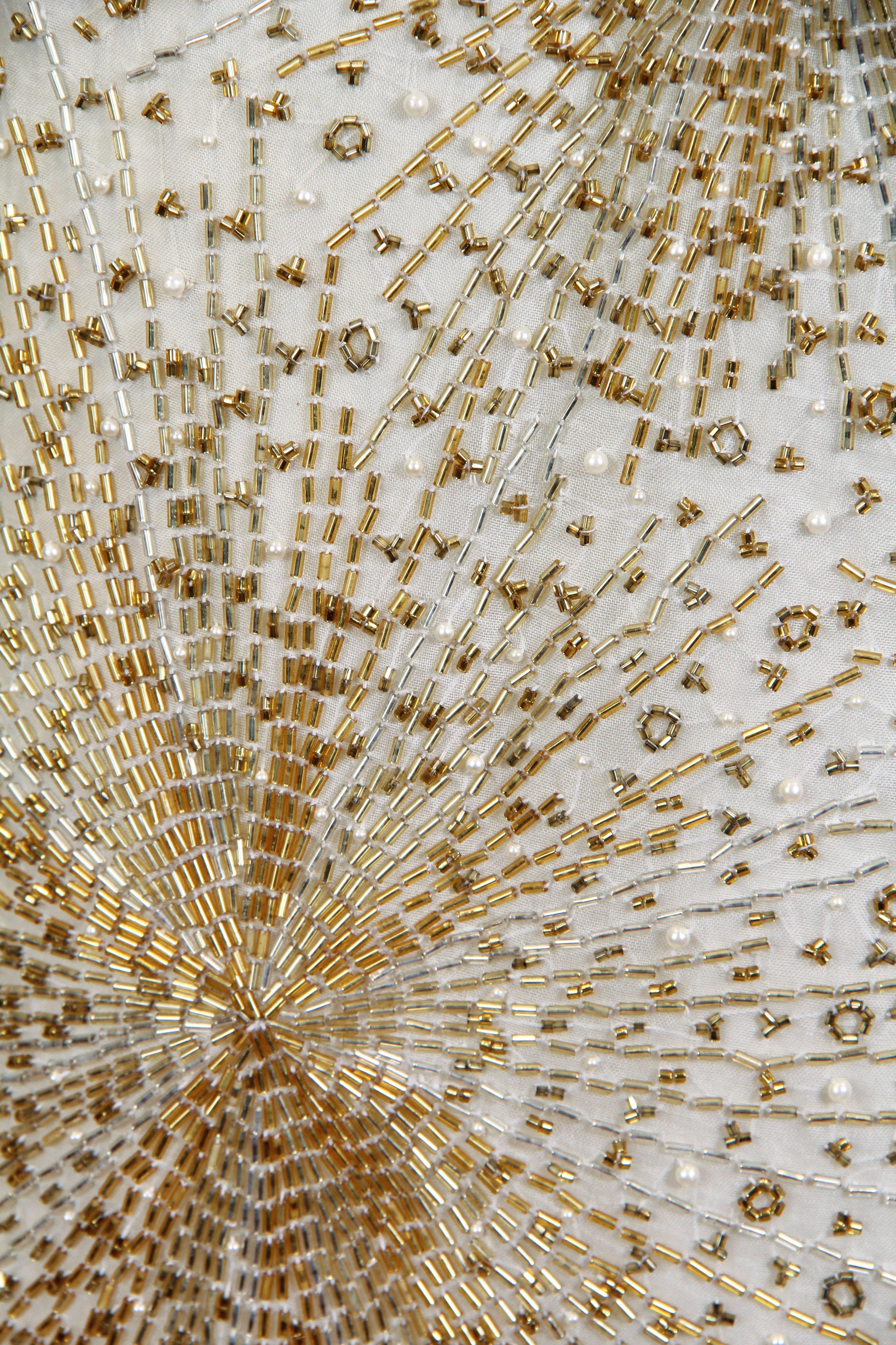 HALSTON Gold Perlen Seide Berühmtes Feuerwerk Feuer Cracker Kleid, 1970er Jahre im Angebot 3
