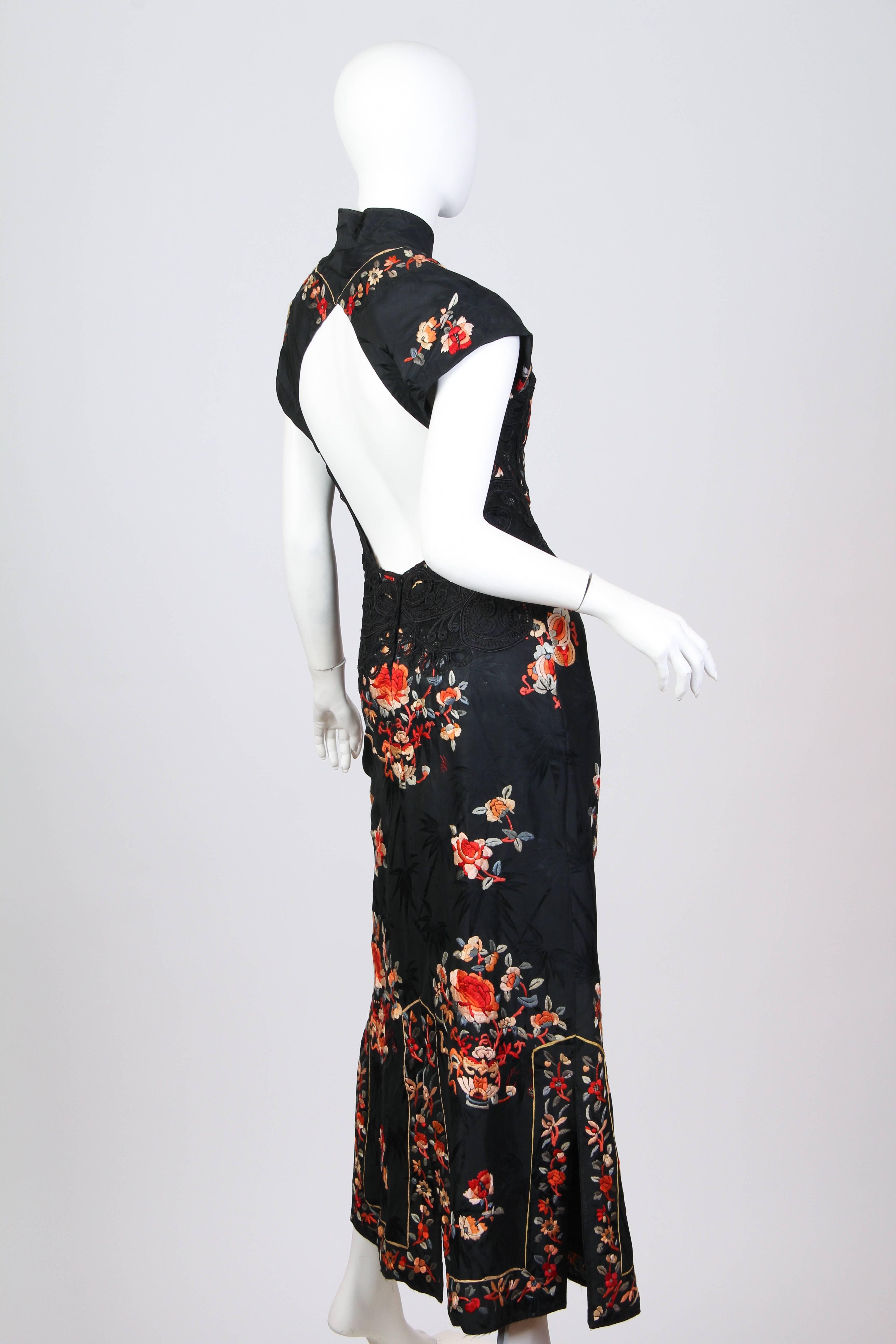 Backless Hand Embroidered Chinese Dress with Victorian Lace In Excellent Condition In New York, NY