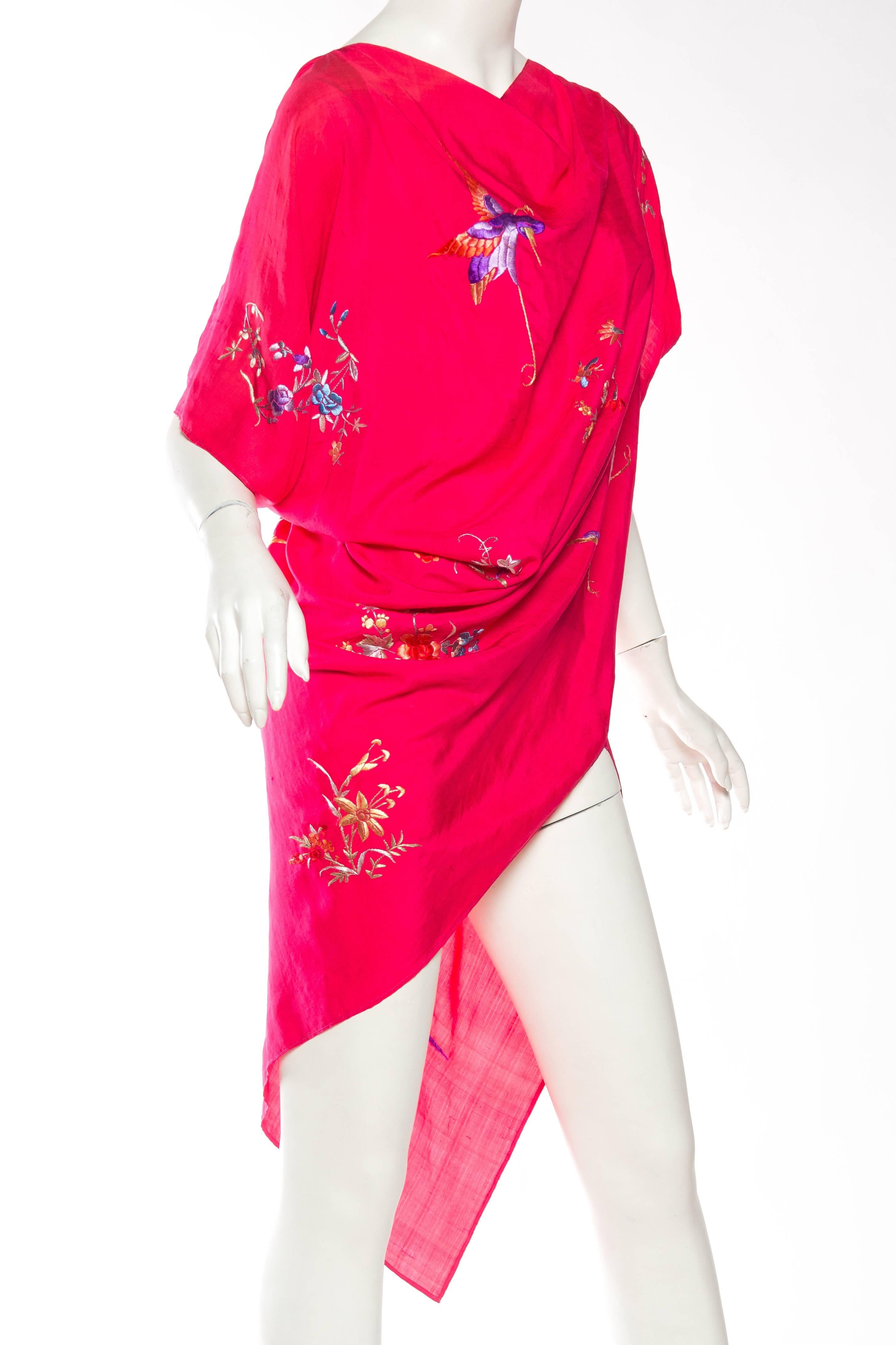Antique Chinese Embroidered Silk Tunic In New Condition In New York, NY