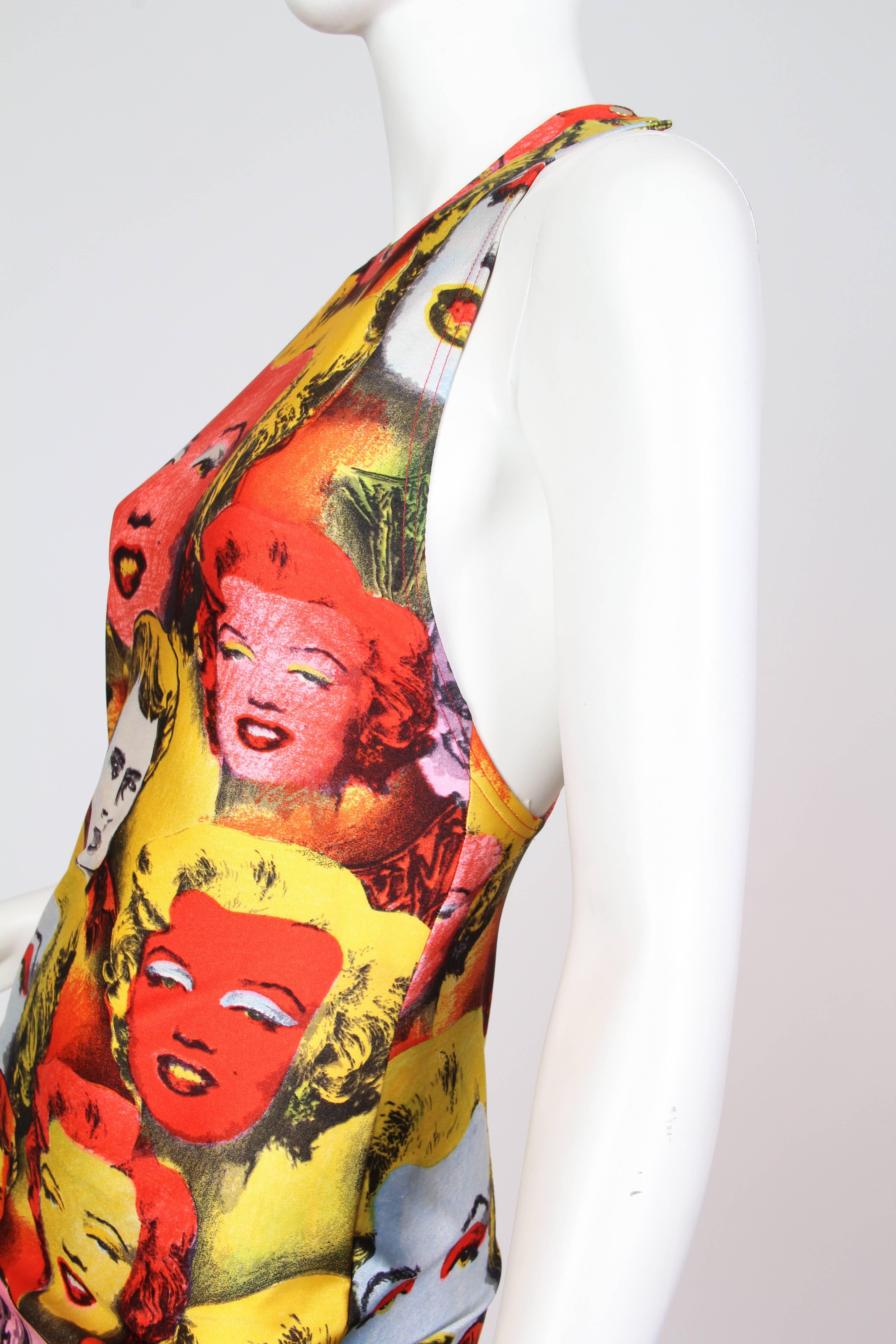 GIANNI VERSACE Nouveauté emblématique en jersey polyester/lycra rouge et jaune, Marilyn Monroe, années 1990 en vente 1