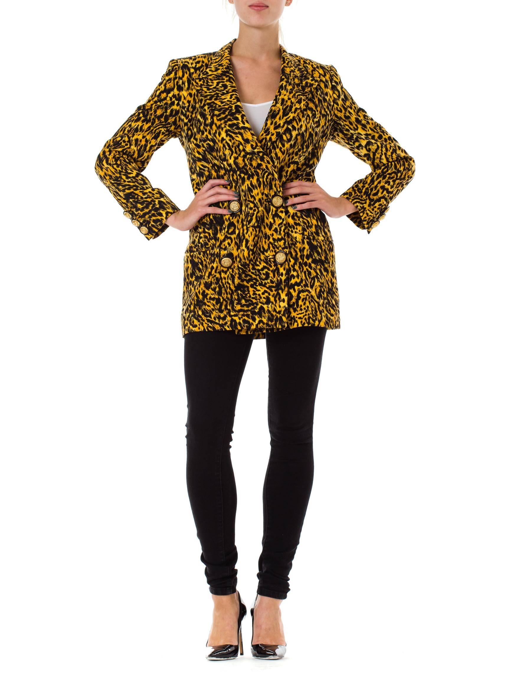 We love a catwoman in the boardroom and so does Gianni Versace. From design meetings to press events to the club this jacket is sure to grab the attentiino of many with iconic Gianni Versace panache. Dating from the early 1990s when leopard was his