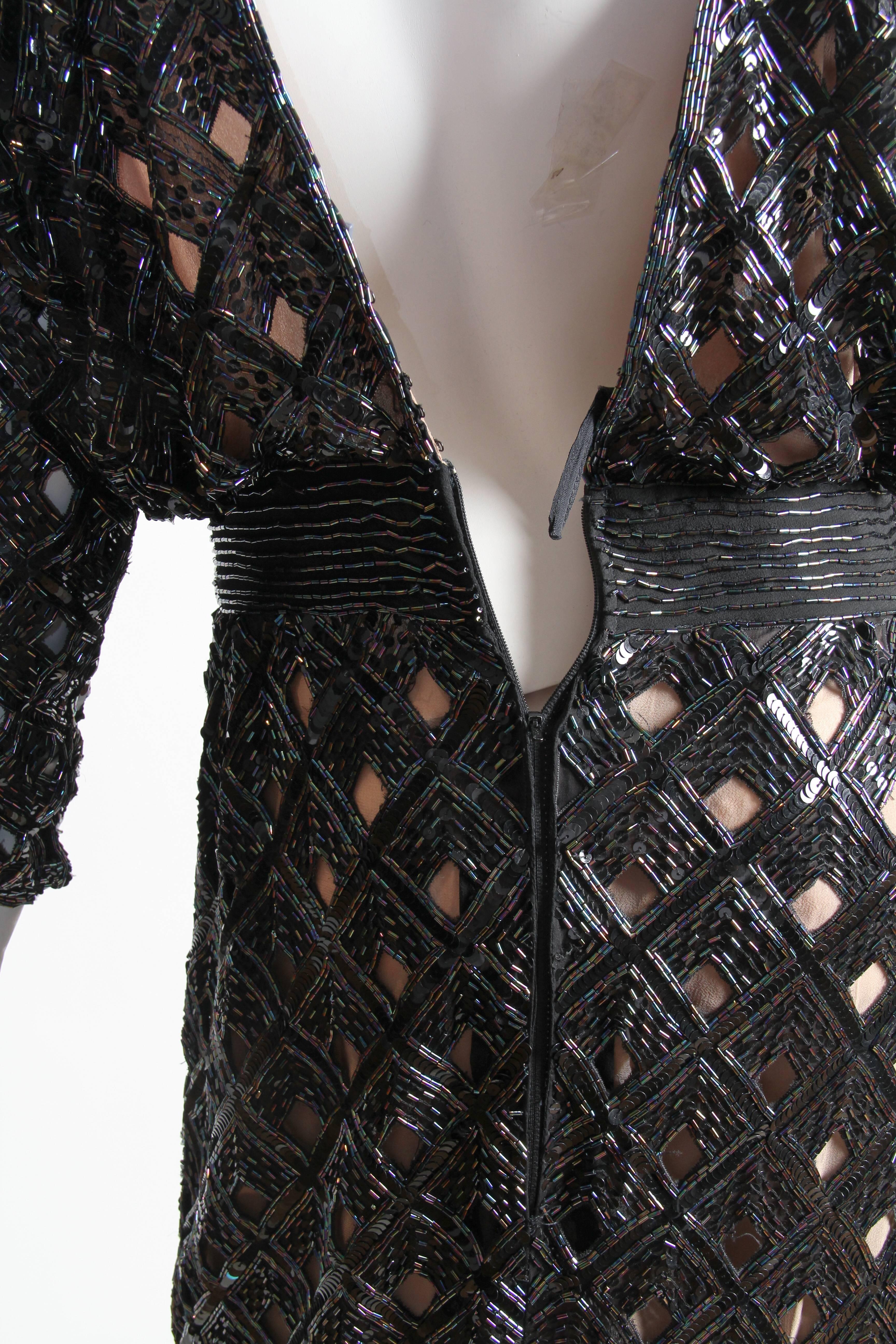 1970S BOB MACKIE Vestido negro de seda con cuentas y corte geométrico, bajo y sin espalda en venta 4