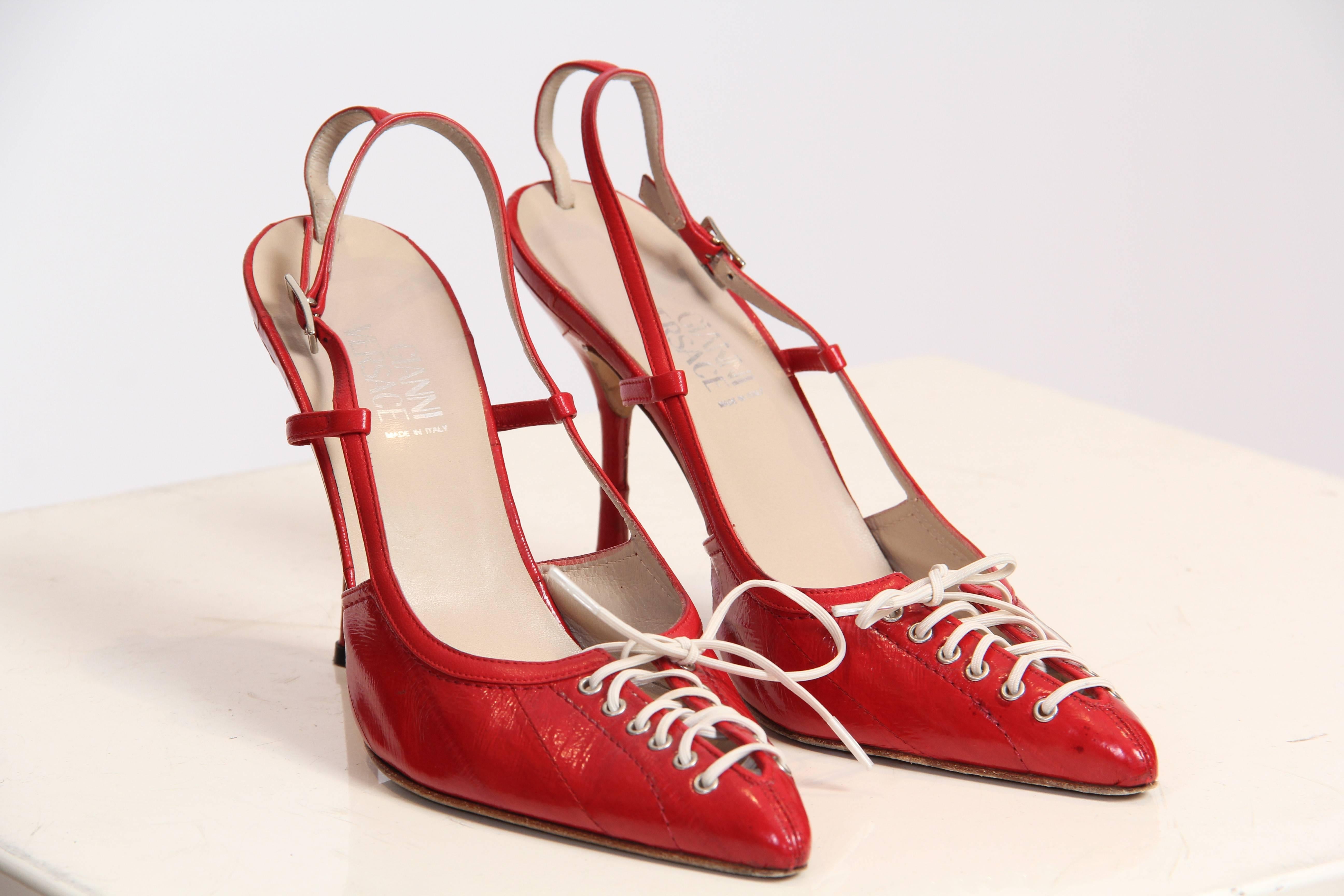 1990er Gianni Versace Aalhaut-Pumps 3