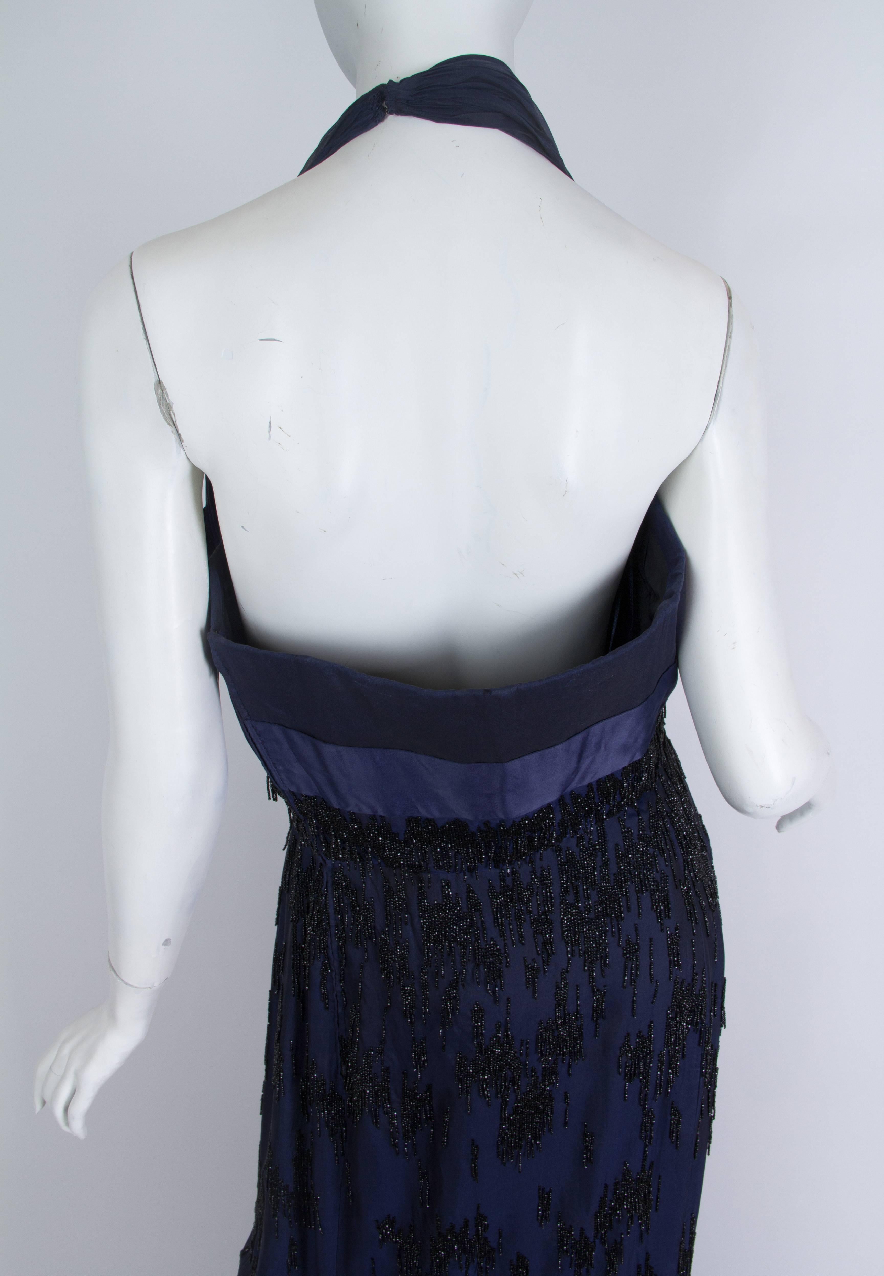 PIERRE BALMAIN Robe haute couture en organza de soie perlée noire et bleue, années 1950 Pour femmes en vente