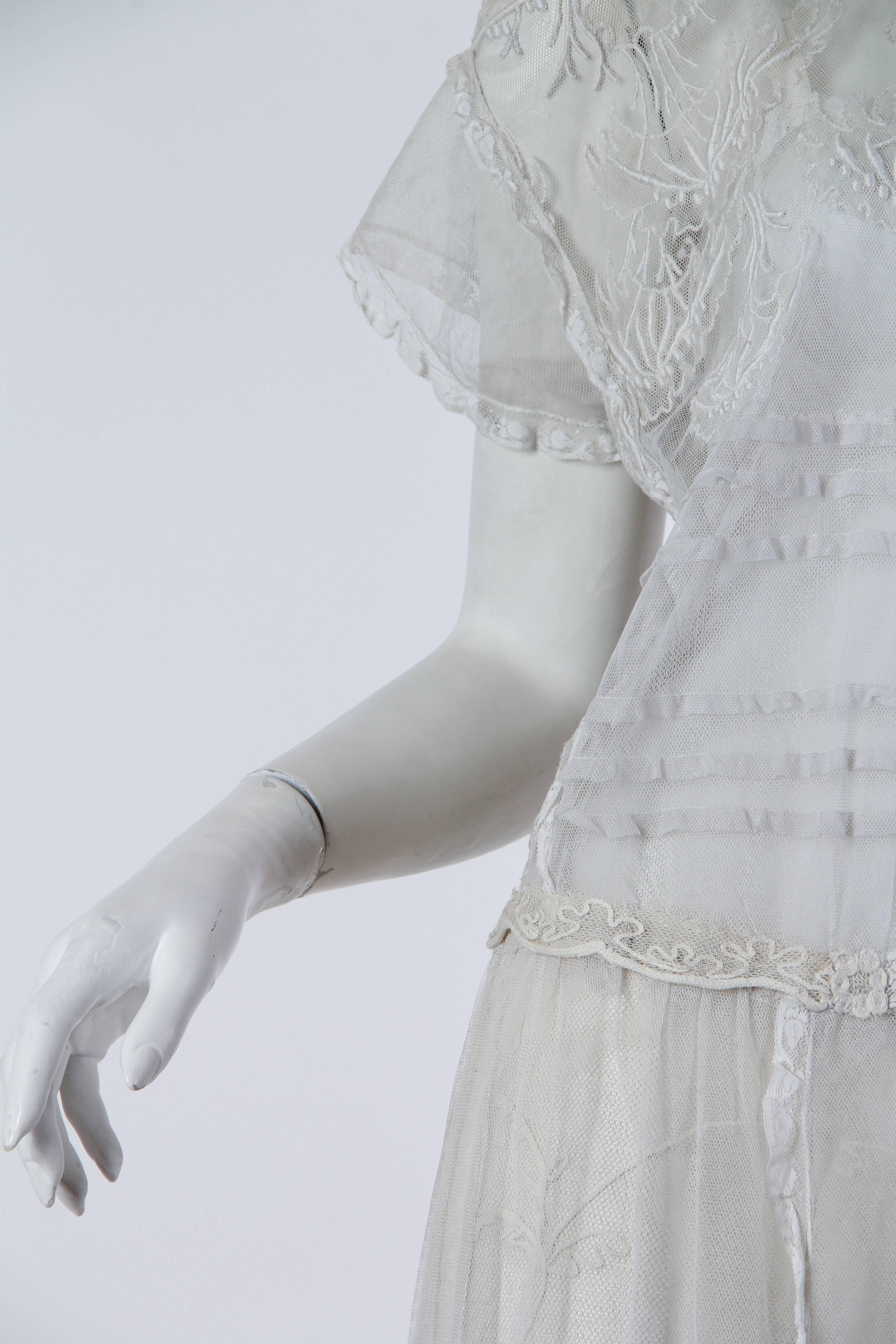 Edwardian Off White Cotton Embroidered Tulle & Lace Cold Shoulder Dress In Excellent Condition In New York, NY