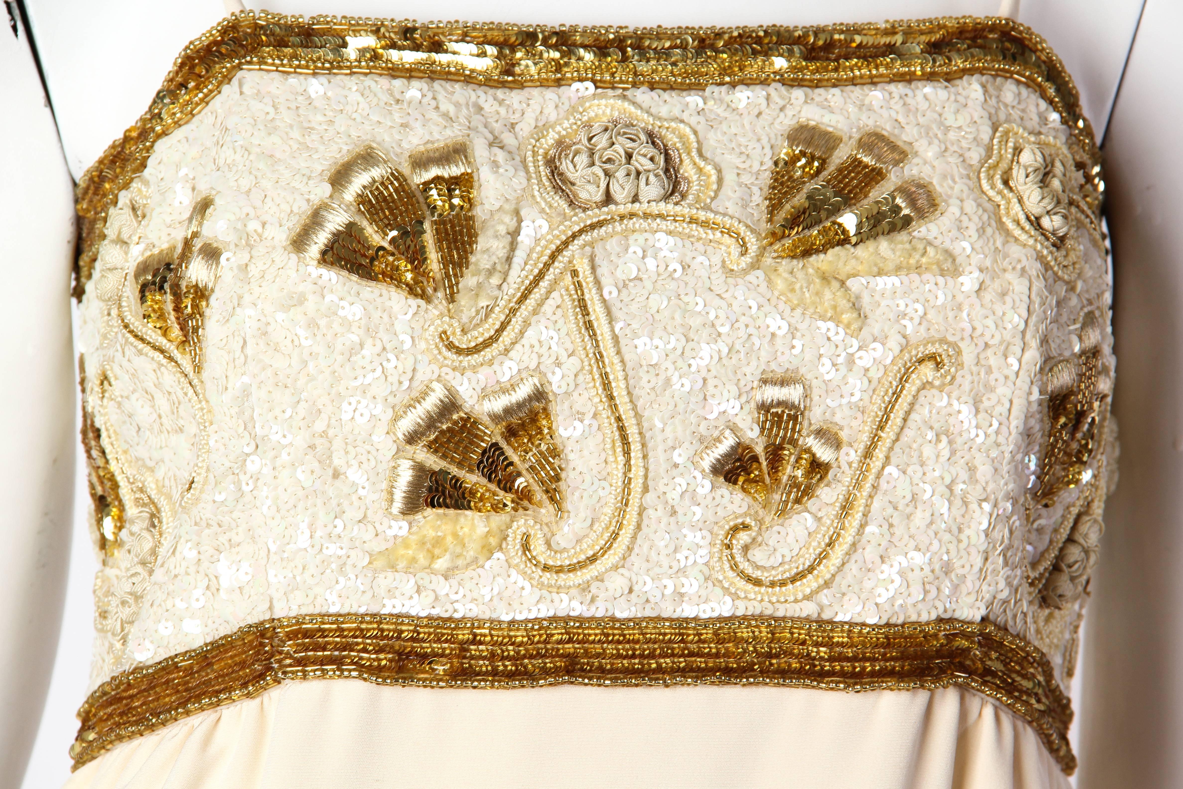 1980er KLEINFELD Elfenbein & Gold Seidenfaille Hand Perlenbesticktes und besticktes Kleid mit  im Angebot 5