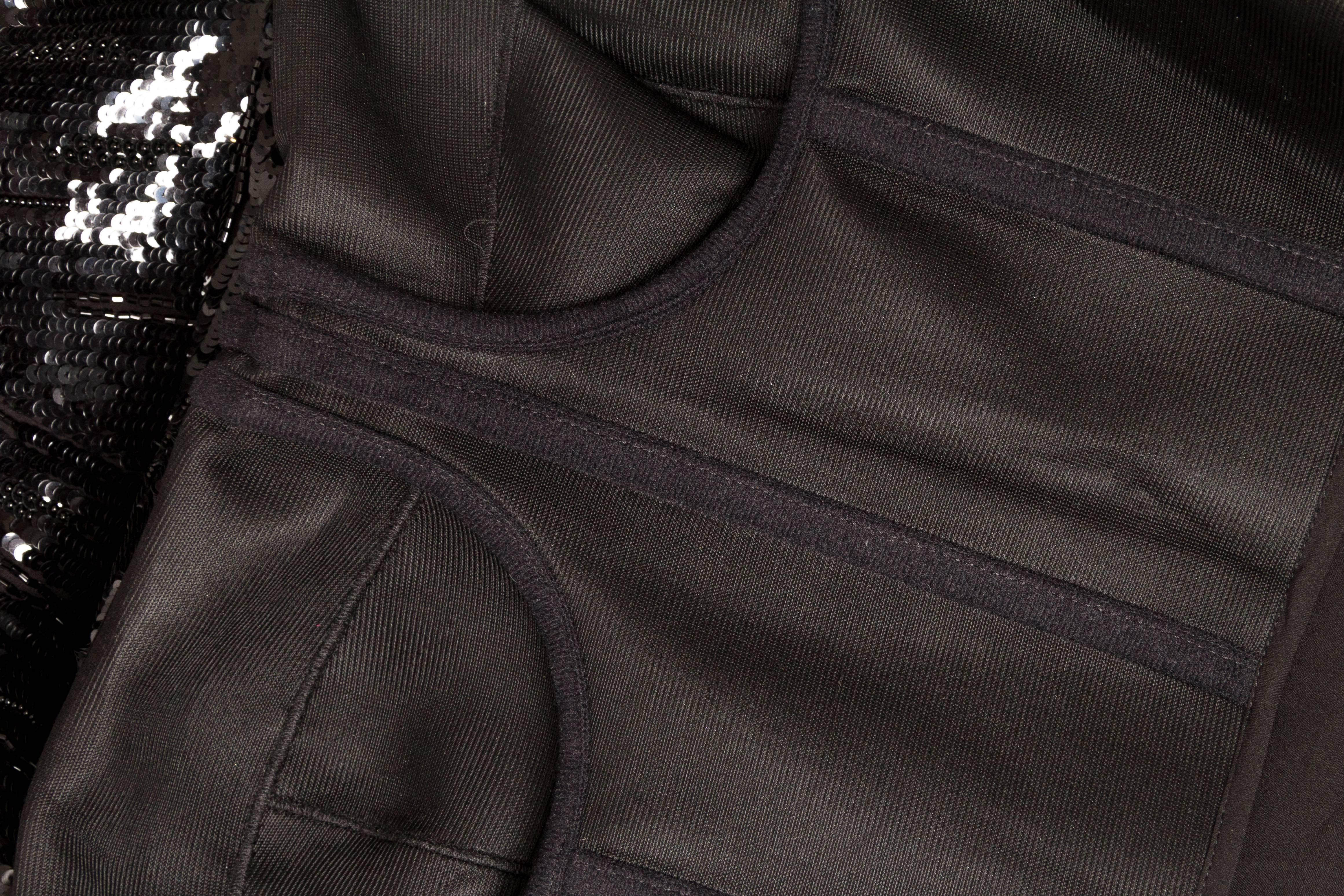 GIORGIO ARMANI - Robe bustier en mousseline de soie noire et blanche entièrement perlée avec bustier en biais, années 1990 en vente 3