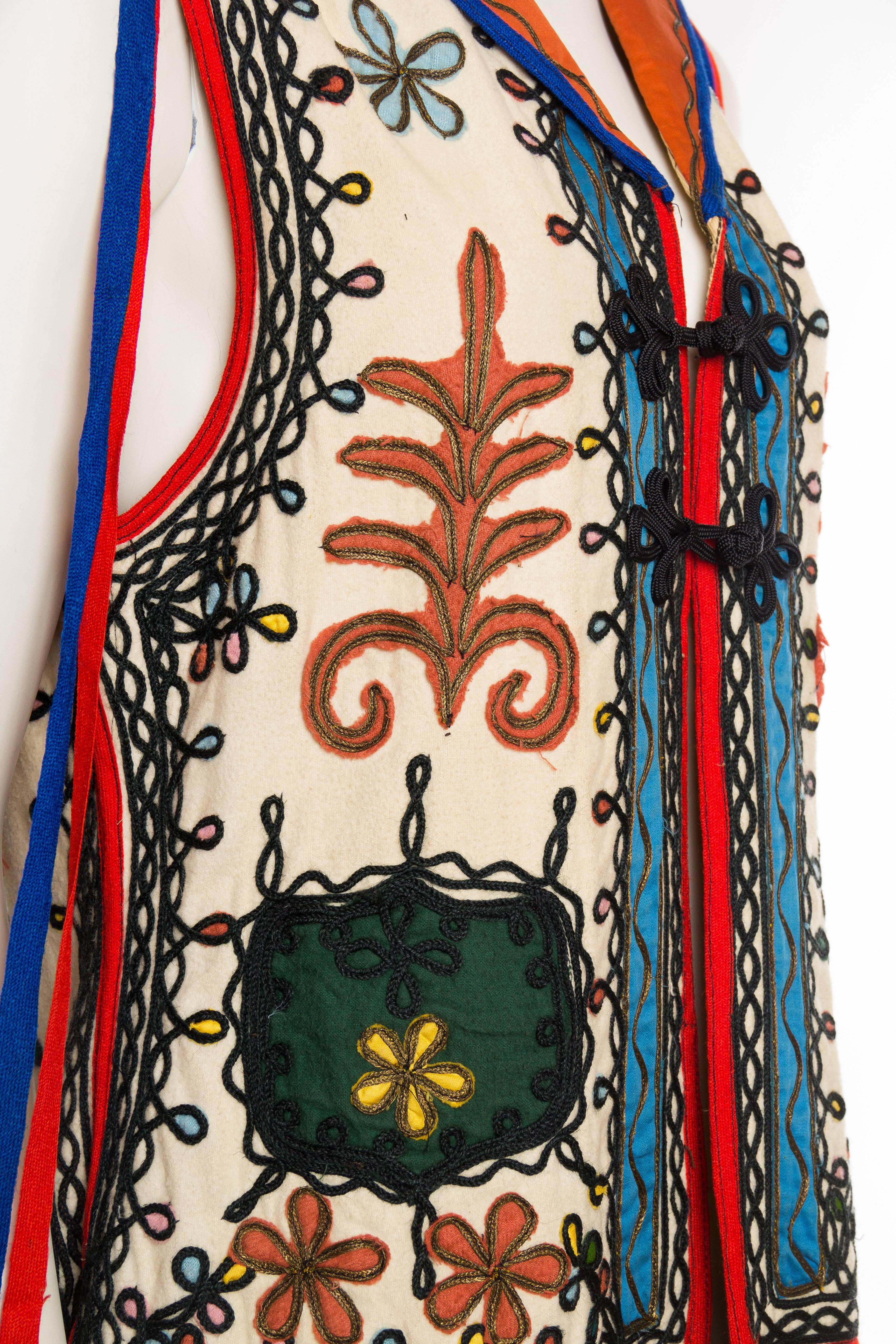 Striking Antique Folkloric Embroidered Duster Vest In Excellent Condition In New York, NY