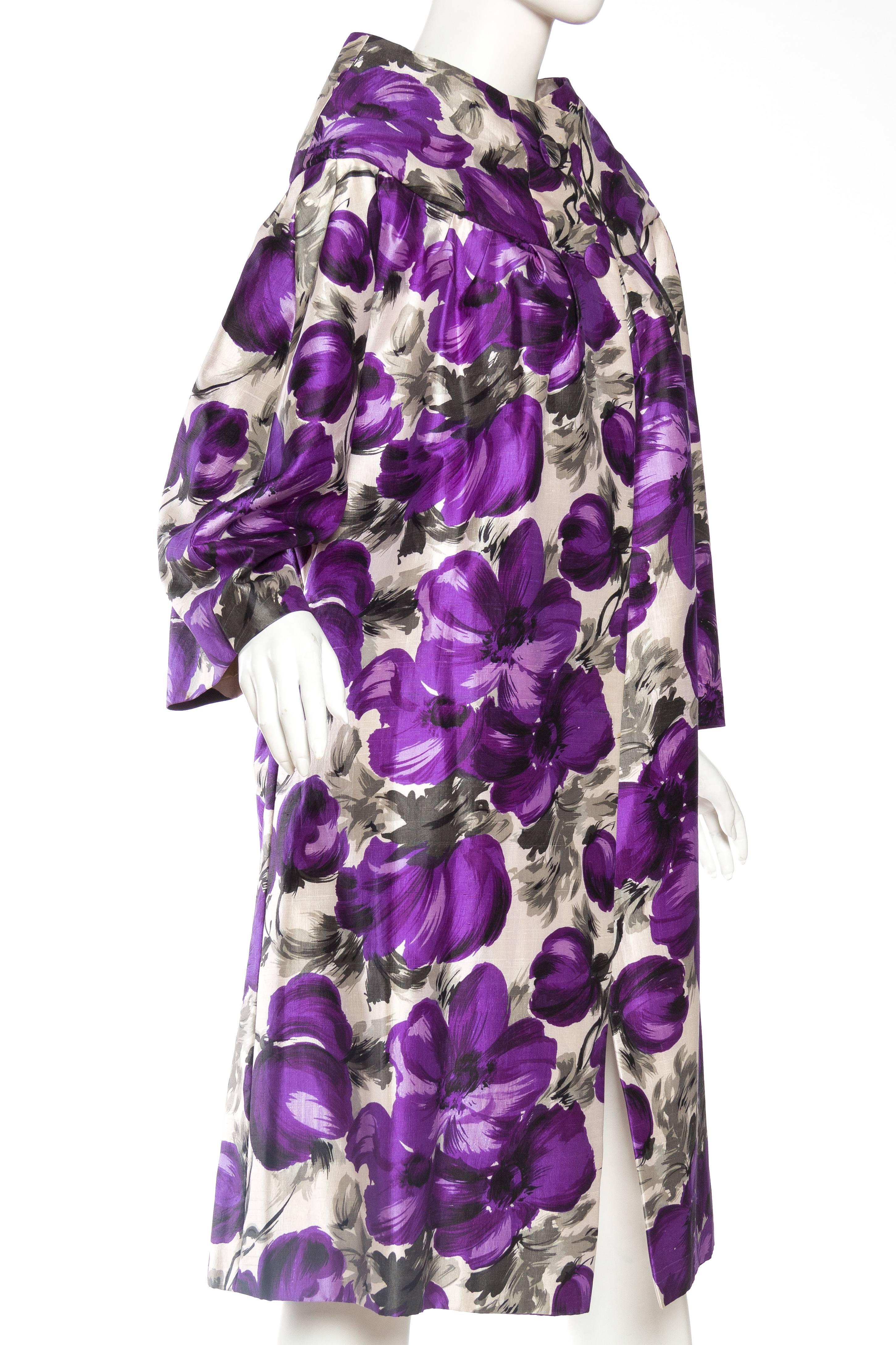 Women's Gorgeous Floral Printed Silk Lightweight Coat from the 1950s