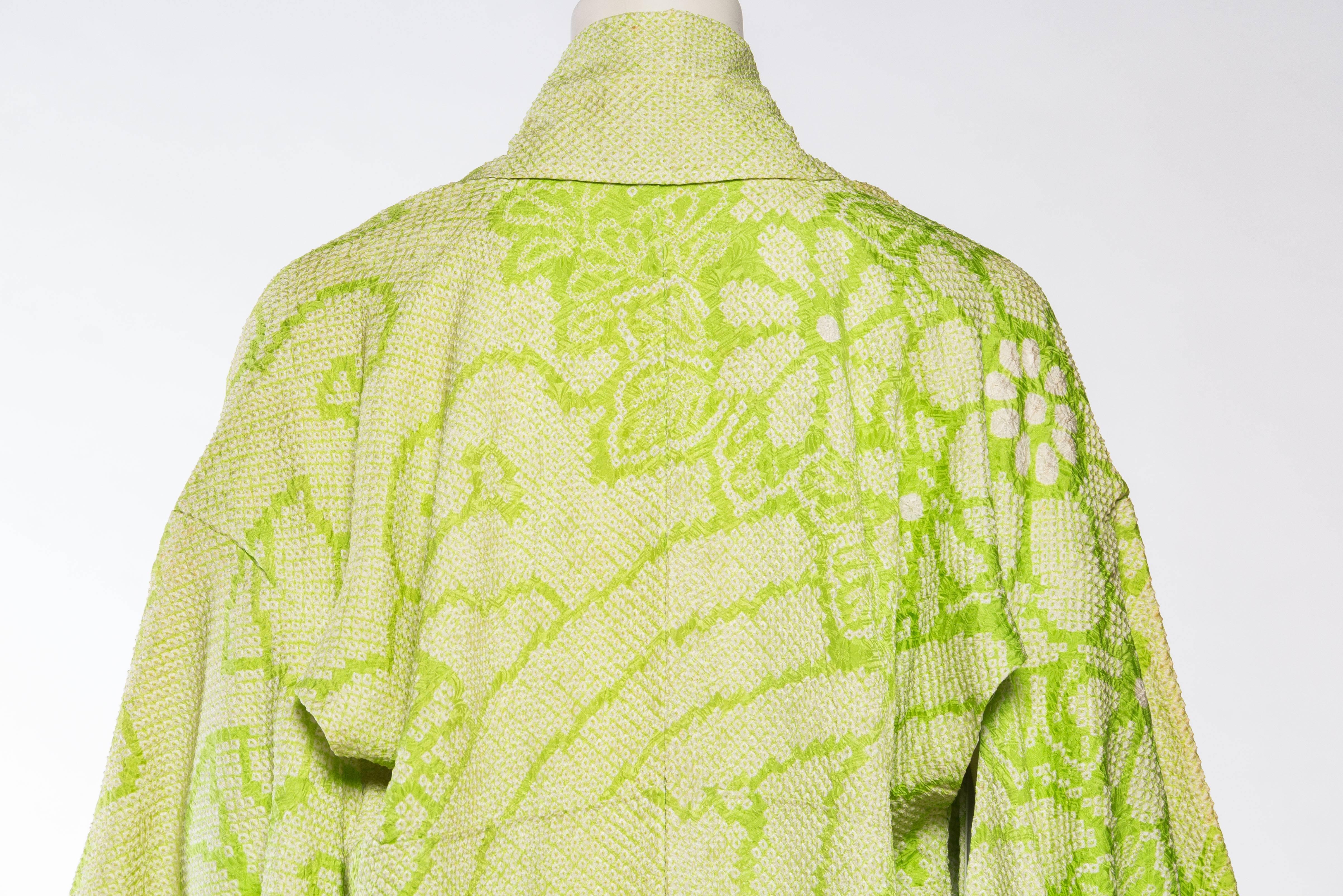 Limettengrüne japanische Shibori-Seide aus den 1960er Jahren  Gefärbter Kimono mit Ombre im Angebot 2