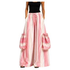 Pantalon de rave à rayures en soie rose, vert et crème de la marque MC