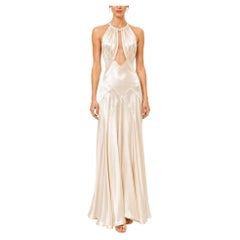 MC Champagne – Brautkleid „Tootsie“ aus Seidencharmeuse mit Neckholder-Ausschnitt und U-Ausschnitt