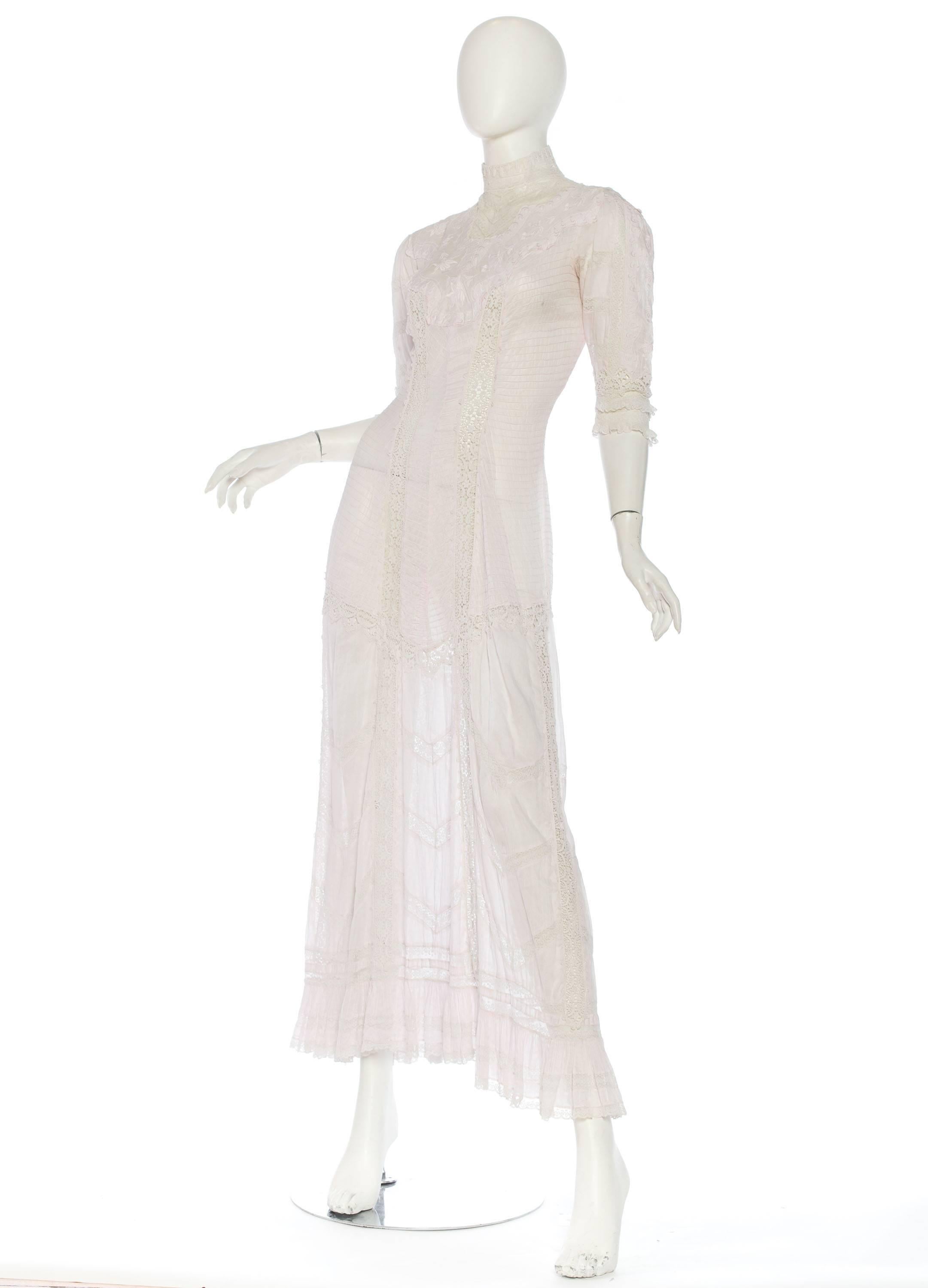 Belle Epoque Swan Neck Princess Line Victorian Organic Cotton and Lace Tea Dress In Excellent Condition In New York, NY