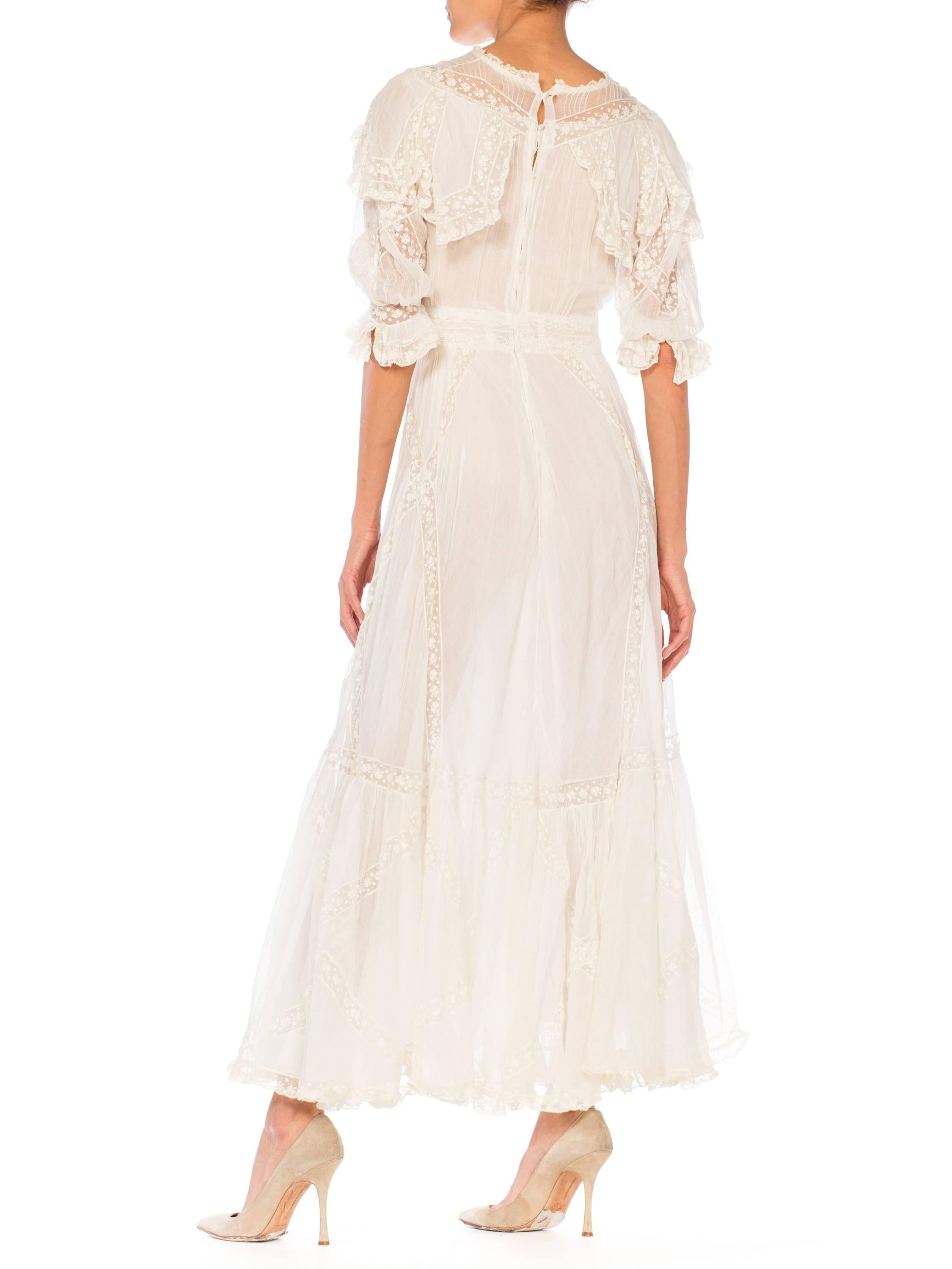 Belle Epoque Late Victorian Cotton and Lace Tea Dress In Excellent Condition In New York, NY