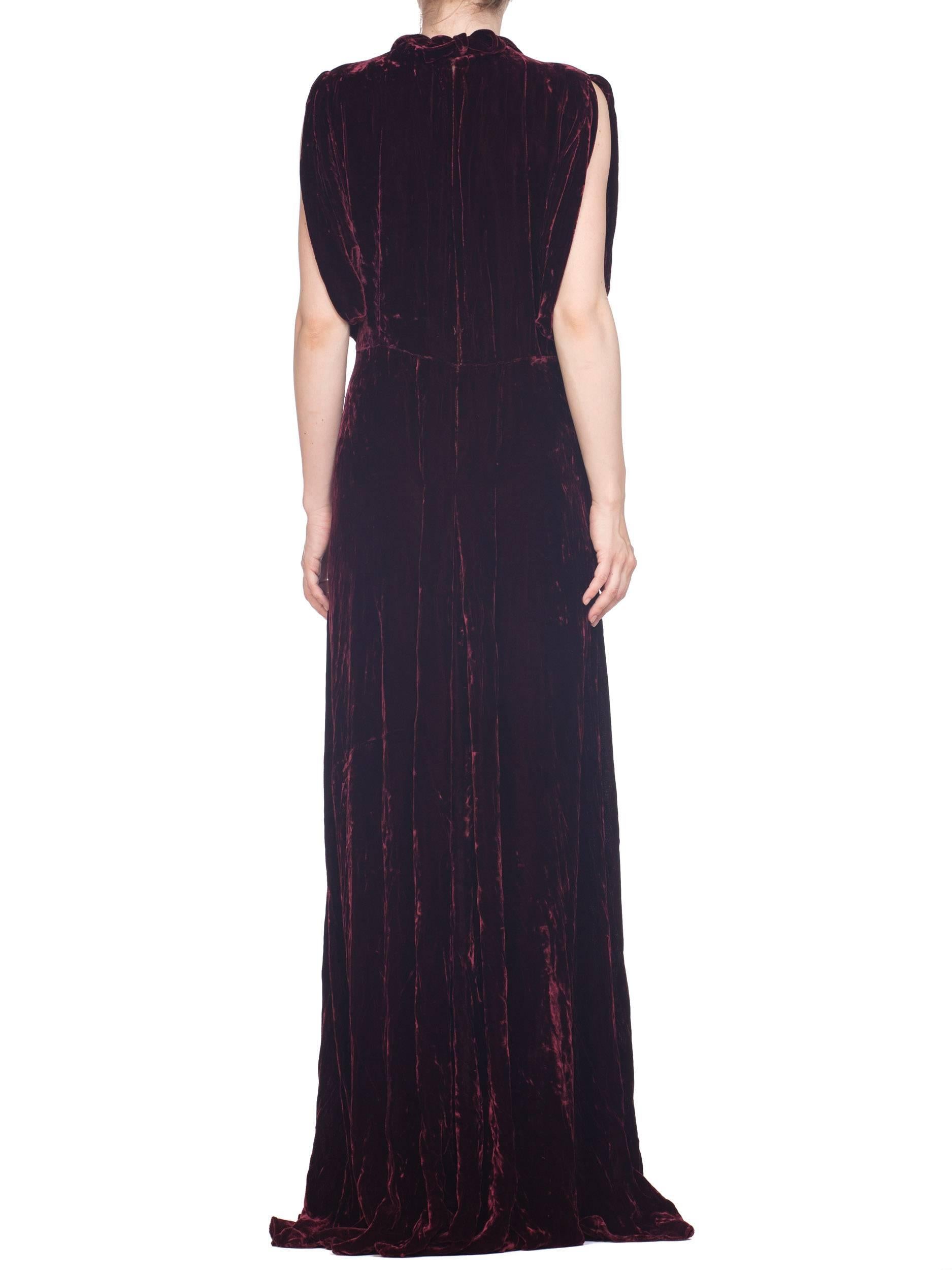 1930S Burgundy Bias Cut Silk Velvet Draped Bodice & Open Sleeve Gown XL For Sale 2