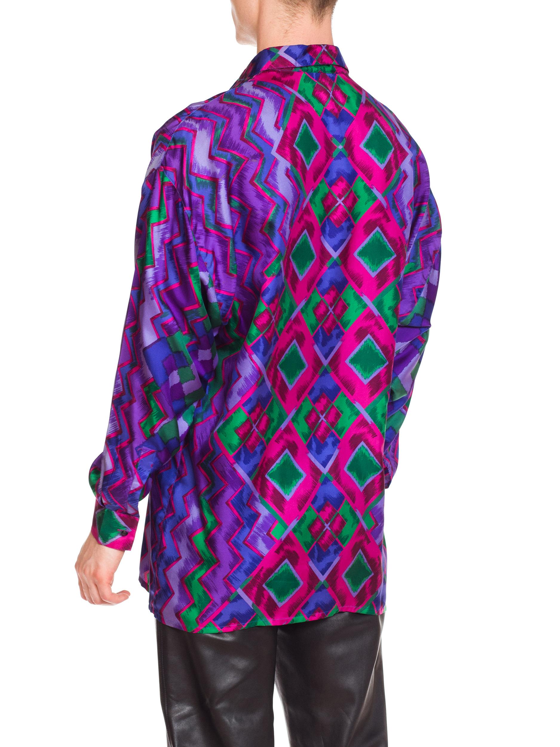 1990er GIANNI VERSACE Lila Geometrisches Istante Herrenhemd aus Seide aus Seide Gr. 46 im Angebot 4
