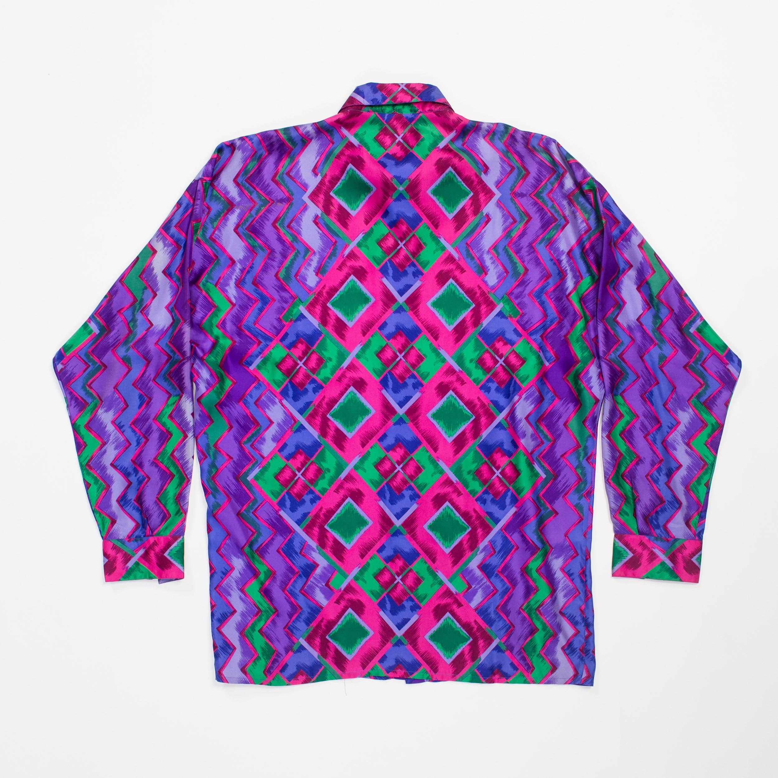 1990er GIANNI VERSACE Lila Geometrisches Istante Herrenhemd aus Seide aus Seide Gr. 46 im Angebot 10