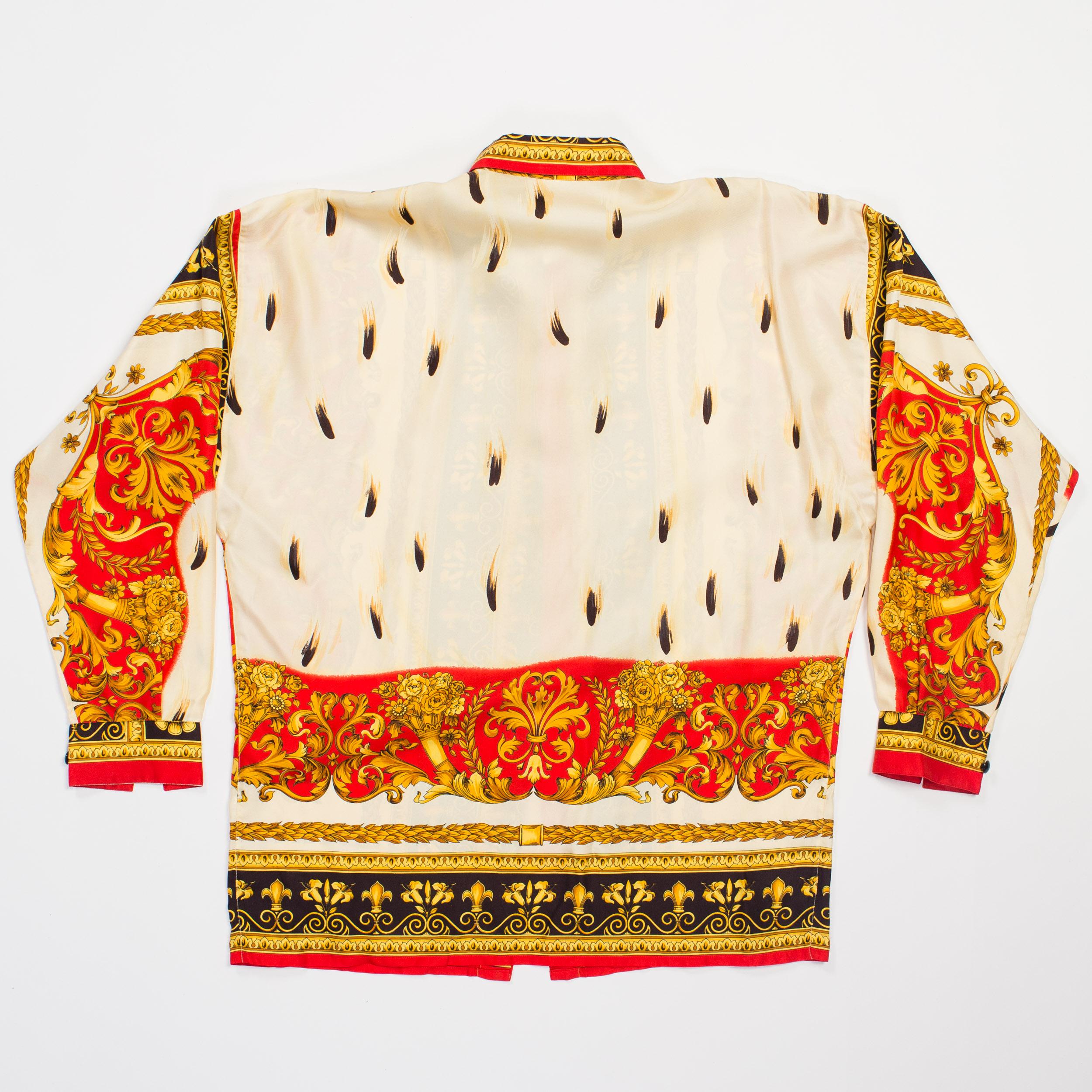 1990s Mens Gianni Versace Baroque King of the World Silk Shirt In Excellent Condition In New York, NY
