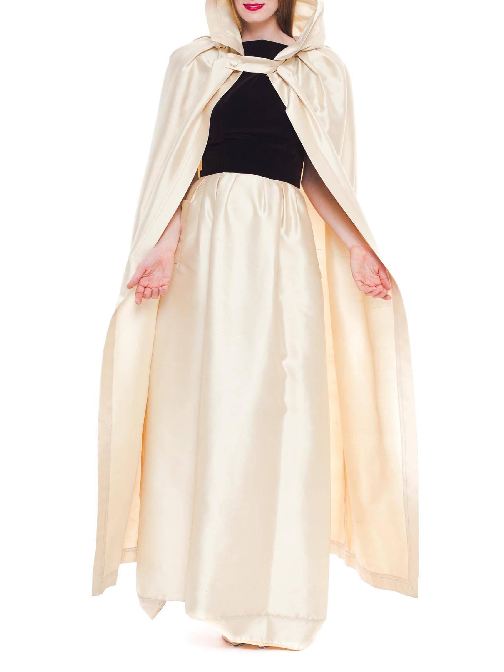 1950S NINA RICCI Ivory Silk & Brown Velvet Gown With Evening Cape In Excellent Condition For Sale In New York, NY