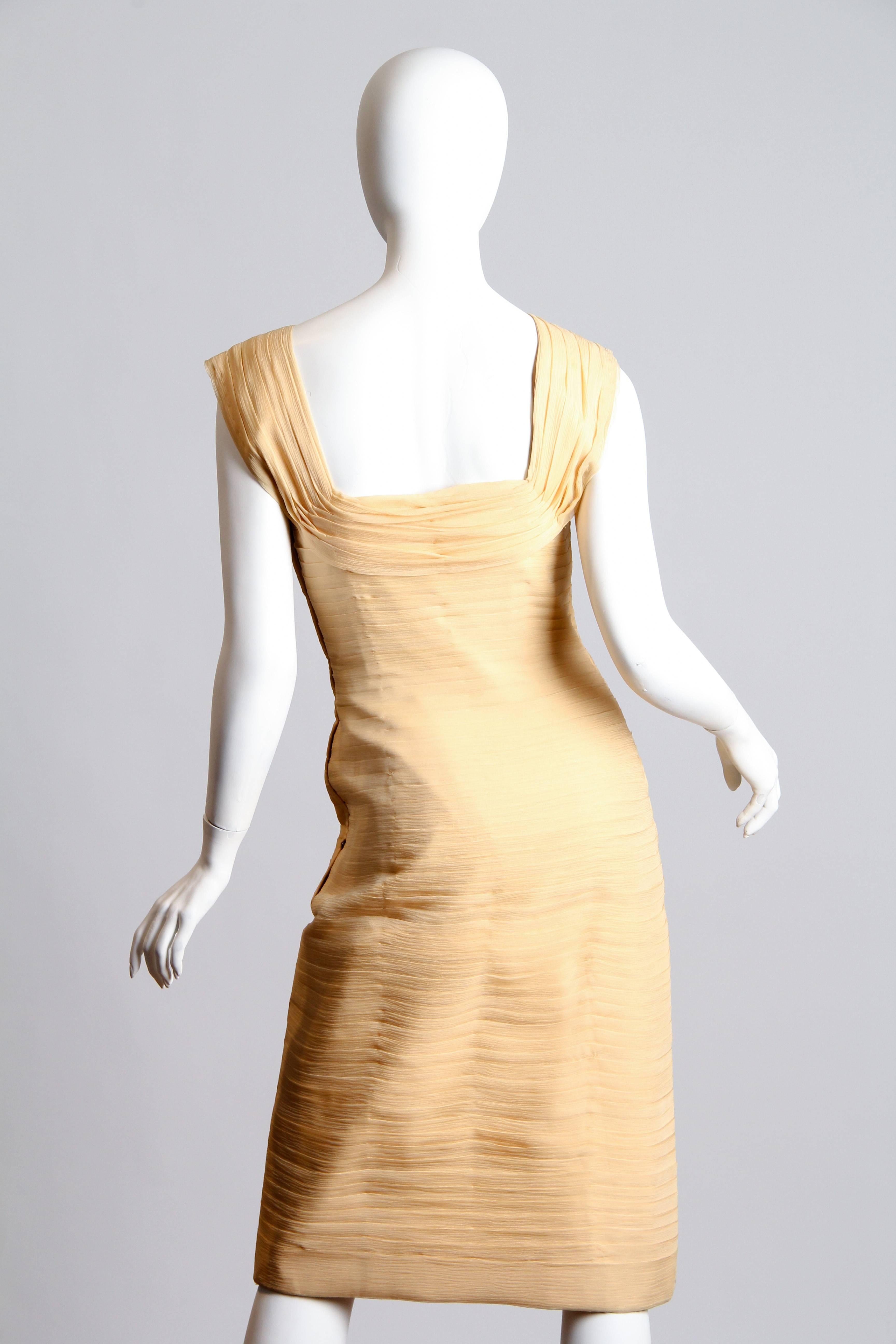 1950S HENRY ASH Buttercream Yellow Pleated Silk Mousseline Structured Cocktail  In Excellent Condition For Sale In New York, NY