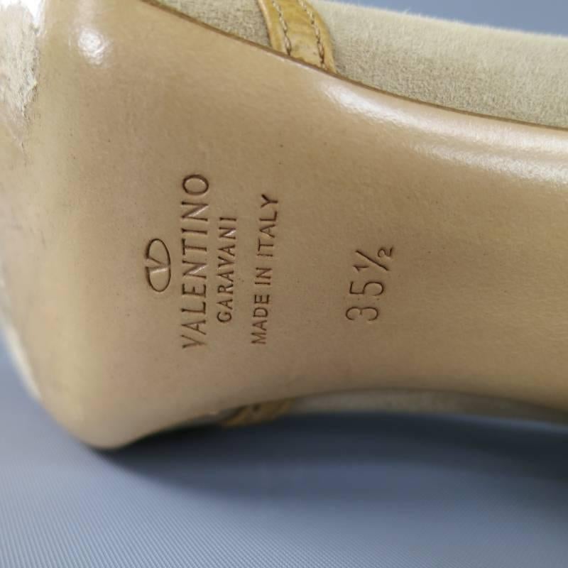 VALENTINO GARAVANI Size 5.5 Beige Suede Bow CutoutPumps In Excellent Condition In San Francisco, CA