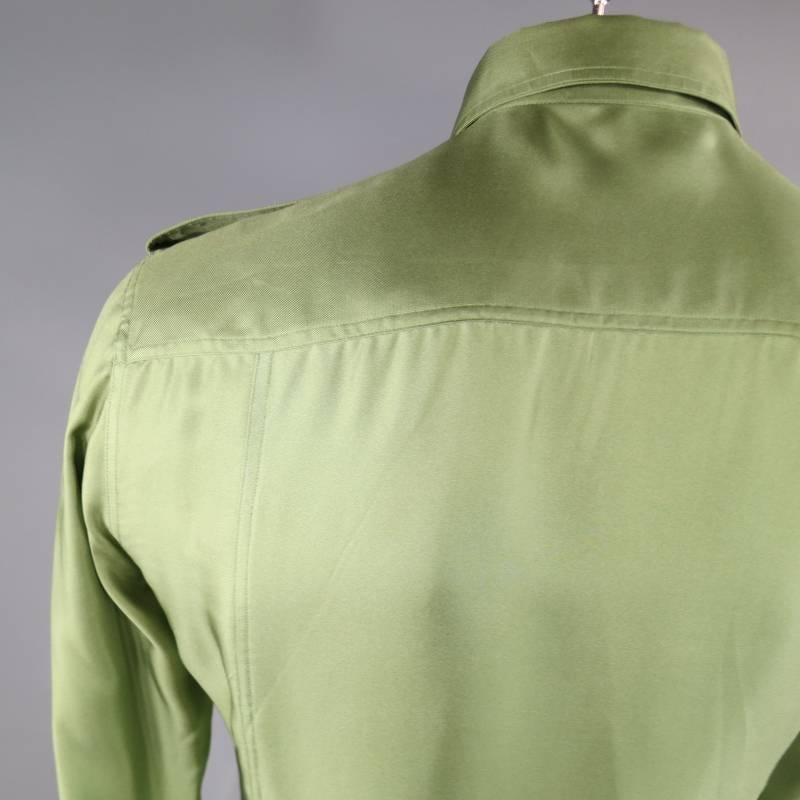 TOM FORD for GUCCI Men's Size L Green Silk Satin Military Epaulet Pockets Shirt In Excellent Condition In San Francisco, CA