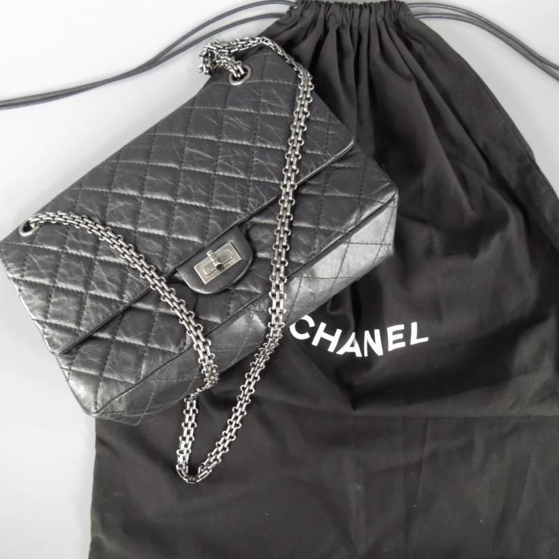 CHANEL 2.55 Reissue Black Quilted Leather Gunmetal Chain 226 Handbag 3