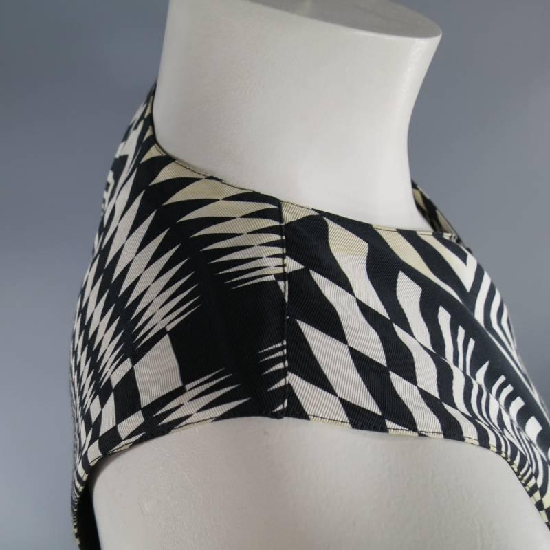 Vintage GIANNI VERSACE Men's 40 Black & White Geometric Print Viscose Blend Vest In Excellent Condition In San Francisco, CA