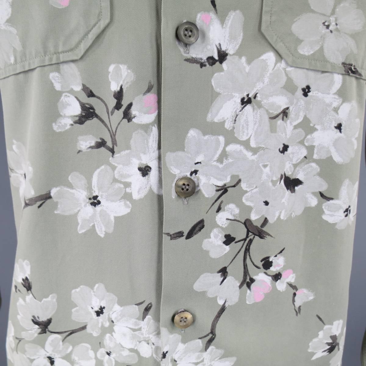 GUCCI Size M Green Painted Blossom Cotton Long Sleeve Shirt Spring 2003 In Excellent Condition In San Francisco, CA