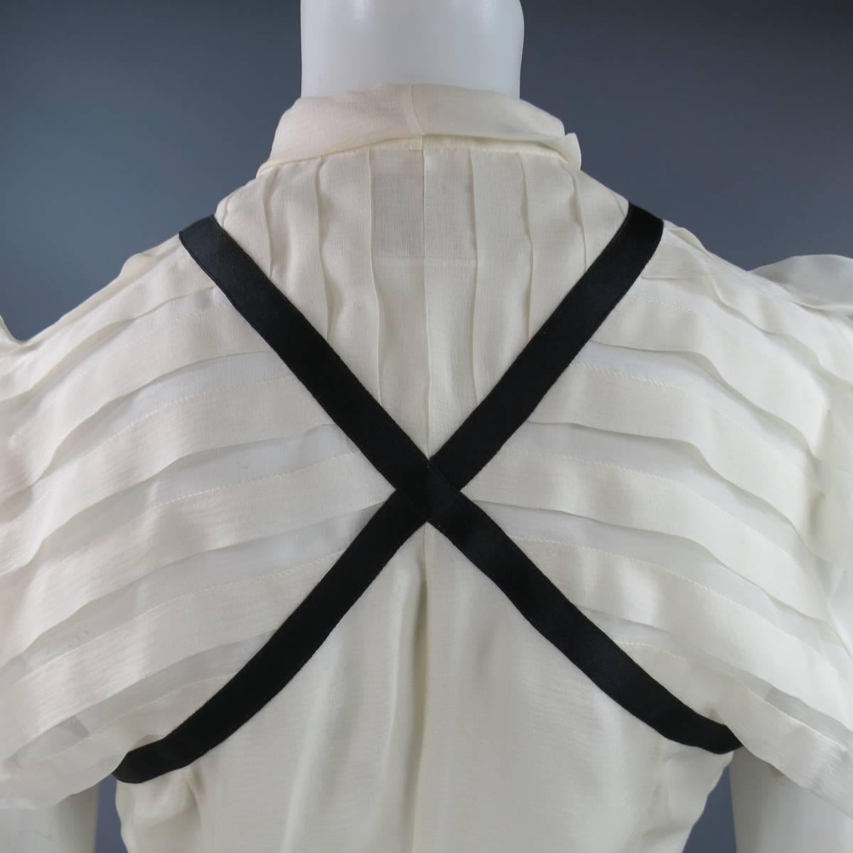CHANEL Size 6 Cream Chiffon Ruffled Sleeve Black Piping Bow Blouse Fall 2006 In Excellent Condition In San Francisco, CA