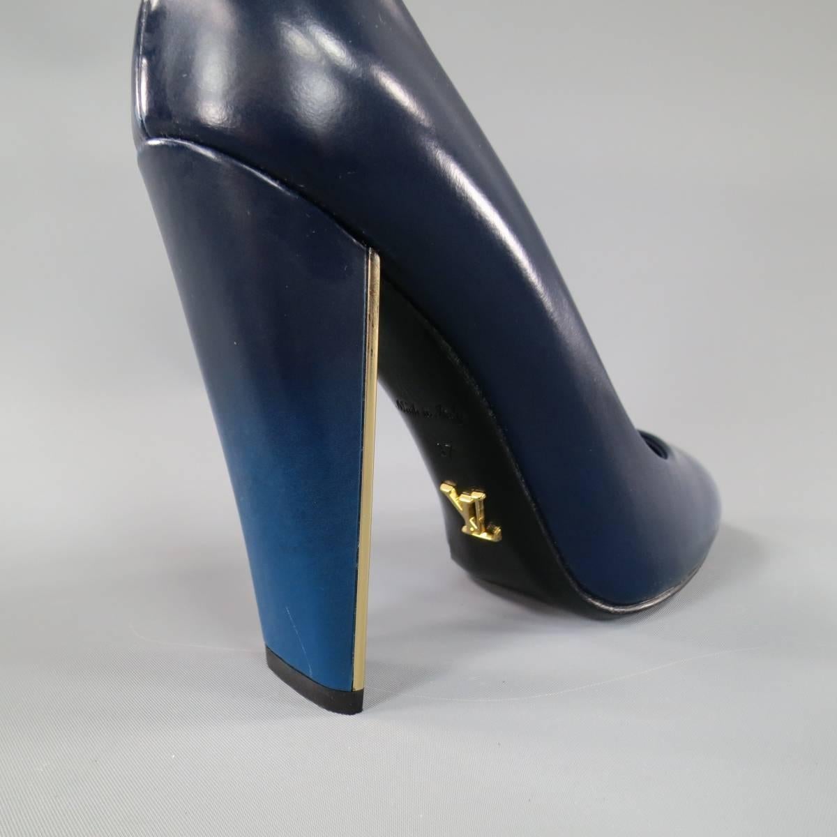 Women's LOUIS VUITTON Size 7 Navy Blue Ombre Leather Flat Heel 'PROVOC' Pumps