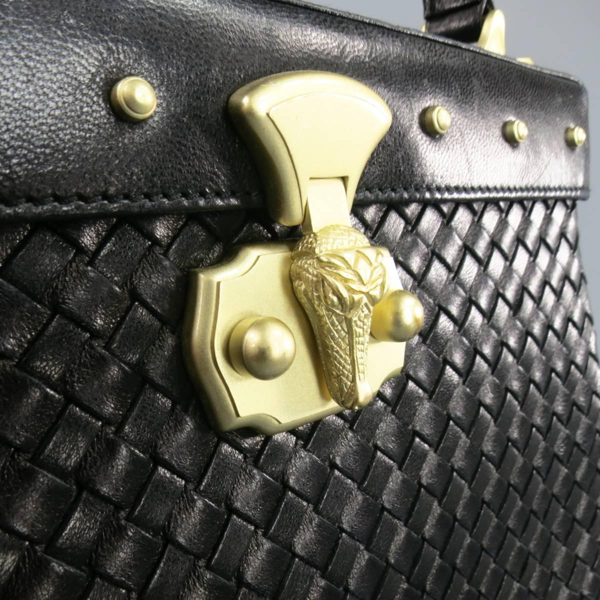 KIESELSTEIN-CORD Black Woven Leather Light Gold Crocodile Clasp Handbag In Excellent Condition In San Francisco, CA