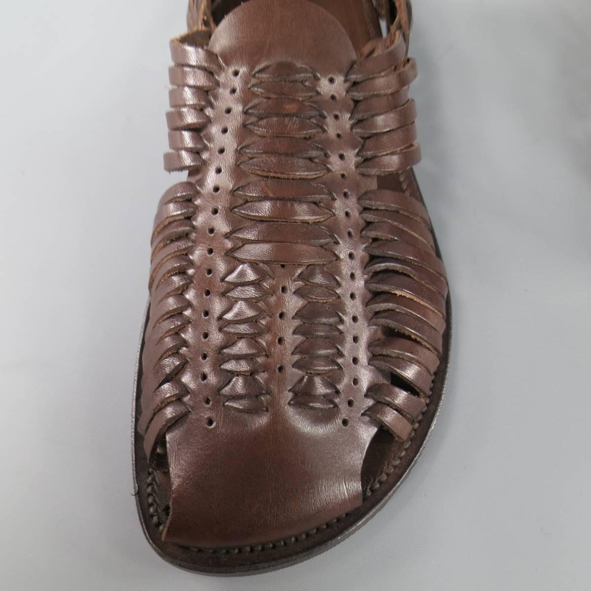 Classic Huarache style sandals by TOM FORD in rich brown woven leather with a closed toe and heel strap. Made in Italy.
 
Excellent Pre-Owned Condition.
Marked: UK 10.5
 
Measurements:
 
Outsole: 11.25 in. X 4.5 in.
