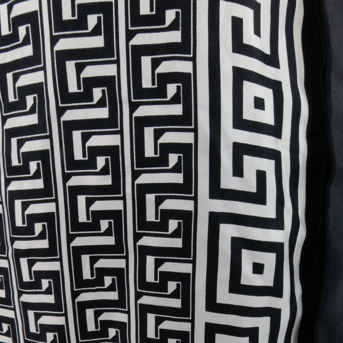 VERSACE CLASSIC V2 Size M Chemise à manches longues en soie à imprimé géométrique noir et blanc 3