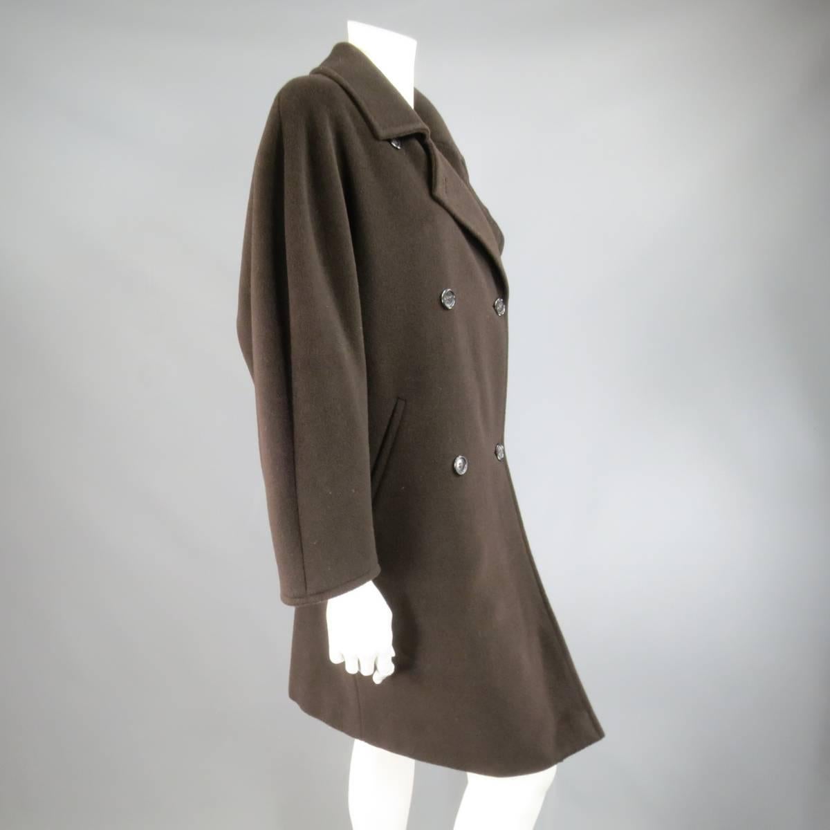 Vintage MAX MARA Size 2 Brown Virgin Wool Fleece Oversized Double Breasted Coat In Excellent Condition In San Francisco, CA