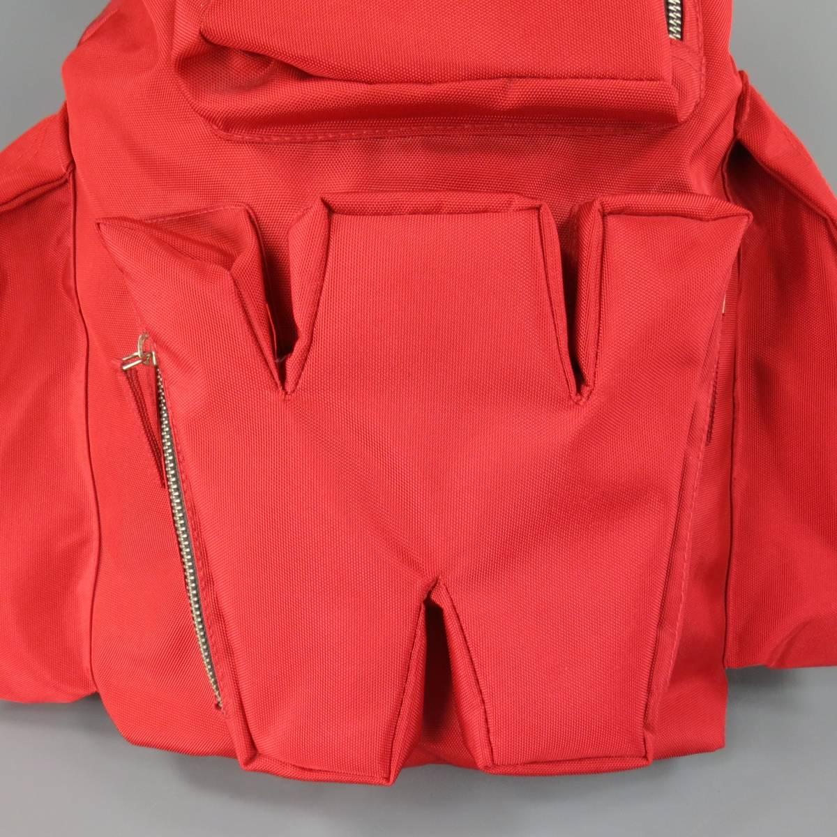 WALTER VAN BEIRENDONCK CHRIS & TIBOR Rotes Nylon Frühjahr 2011 W Rucksack im Zustand „Hervorragend“ in San Francisco, CA