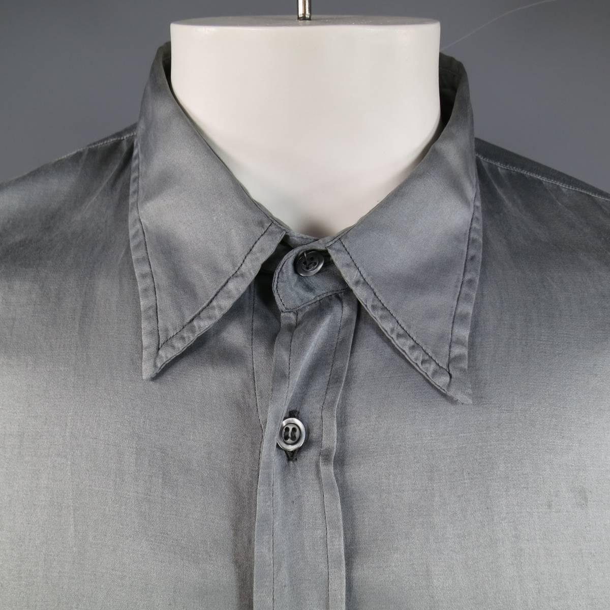 NICOLO CESCHI BERRINI casual dress shirt comes in a silk /cotton blend semi matte satin and features a pointed collar, and patch pocket. Minor mark on chest. Made in Italy.
 
Good Pre-Owned Condition.
Marked: IT 52
 
Measurements:
 
Shoulder:
