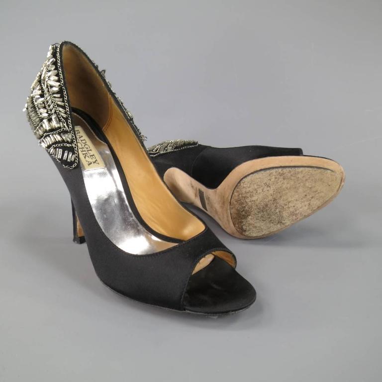 badgley mischka carter beaded pump