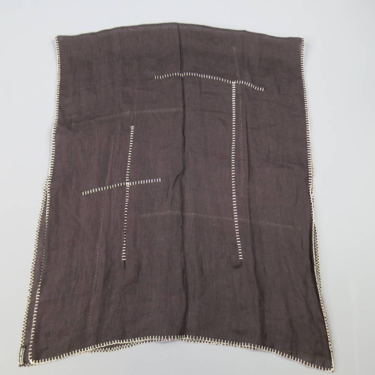 VINTAGE GIORGIO ARMANI Scarf consists of linen blend material in a brown color tone. Designed in a light weight fabric, white stitching along edges and body. Made in Italy.
 
Good Pre-Owned Condition 
Measurements:
 
Width: 30 in.
Length: 72