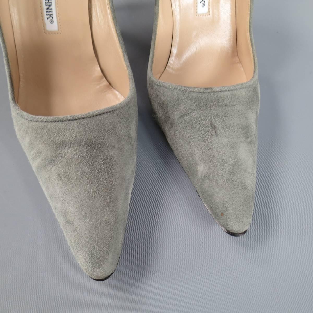 MANOLO BLAHNIK Size 8 Grey Suede Pointed Toe Pumps In Good Condition In San Francisco, CA