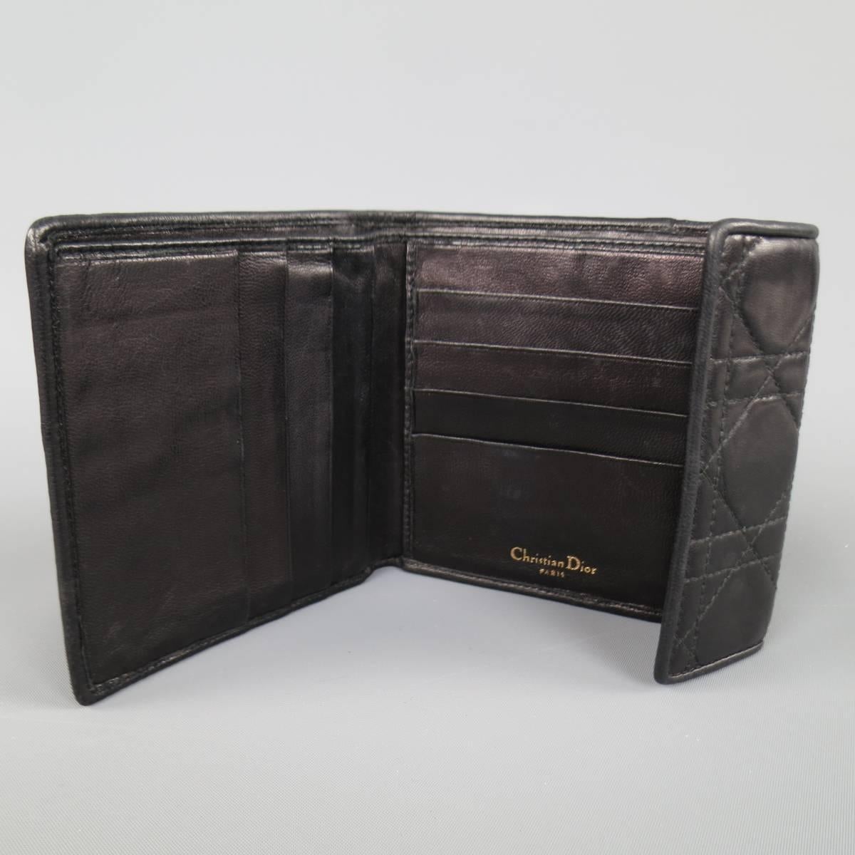Vintage CHRISTIAN DIOR Black Cannage Quilted Leather Bifild Wallet In Good Condition In San Francisco, CA