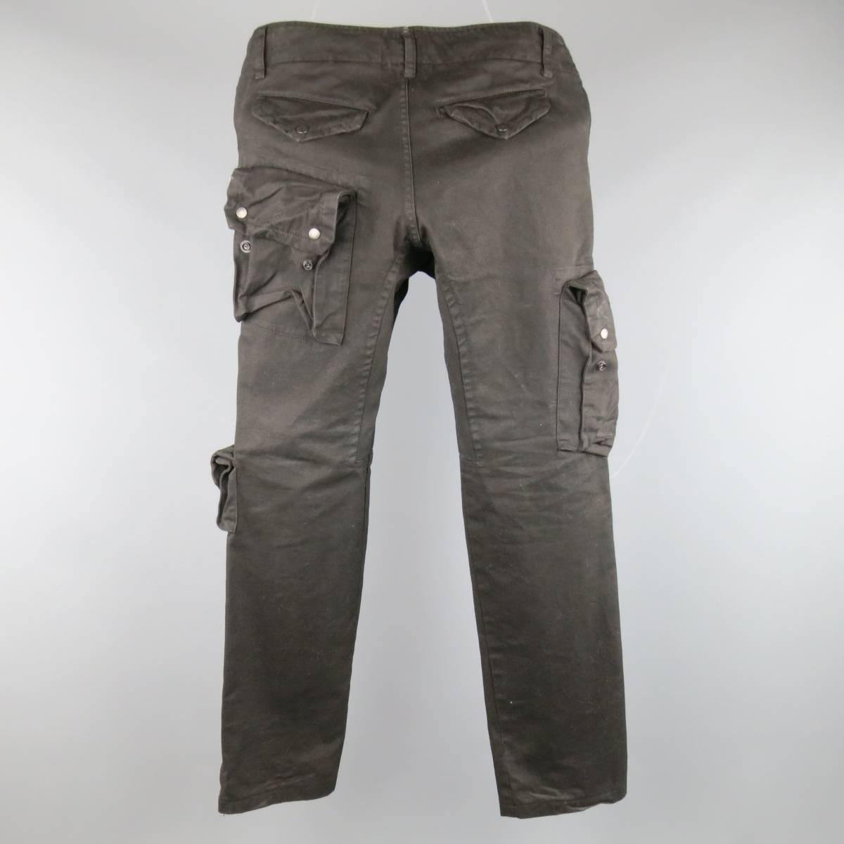 JULIUS_7 Size 32 Black Waxed Coated Cotton Industrial Cargo Pocket Pants In Good Condition In San Francisco, CA