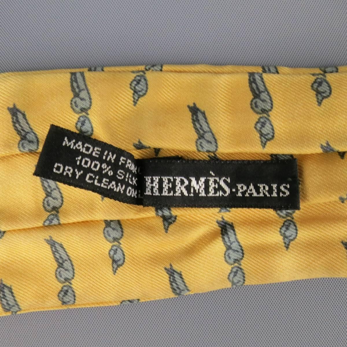 Vintage HERMES Yellow Gold & Gray Bird Print Silk Ascot 2