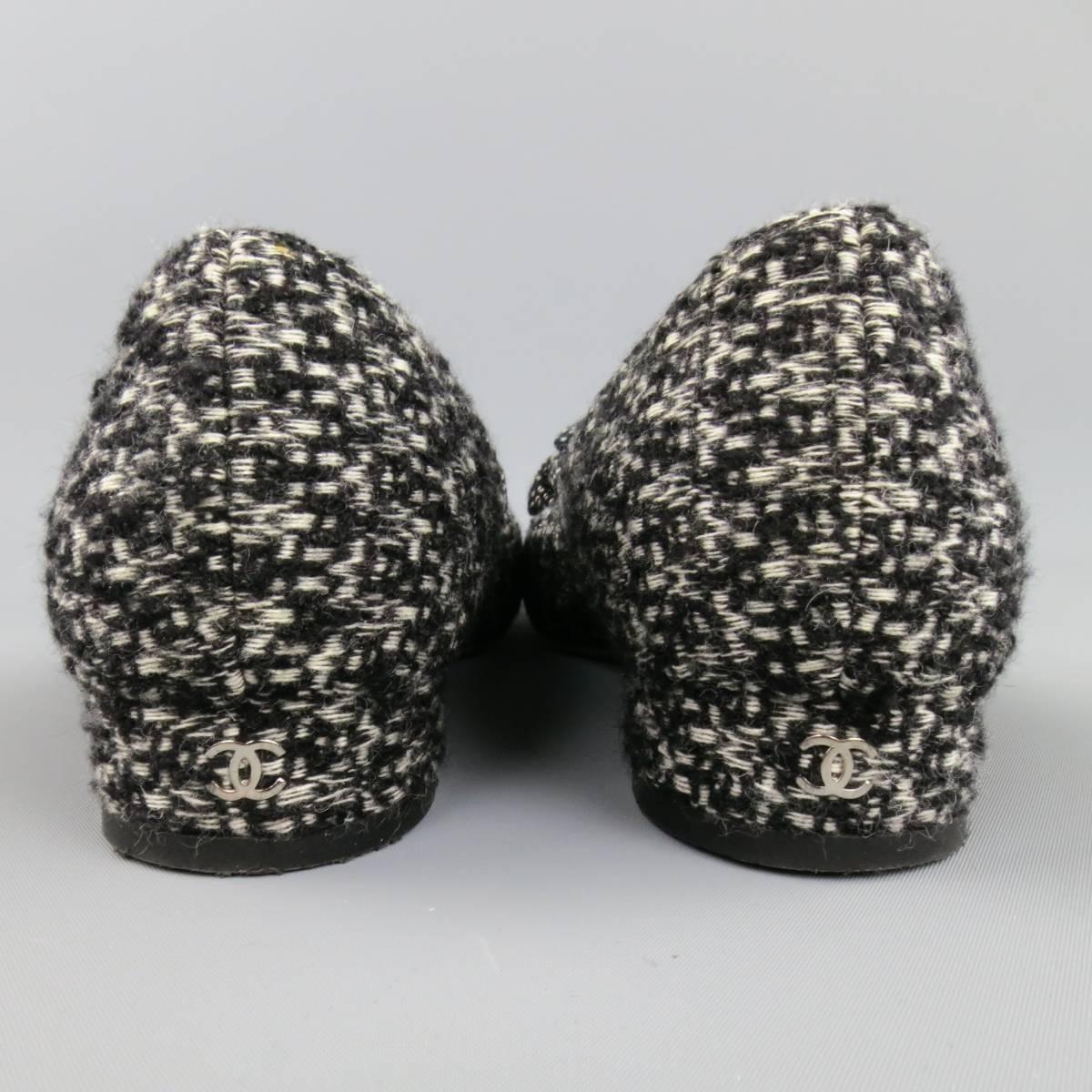CHANEL Size 7.5 Black & White Tweed Camelia Flower Chunky Heel Pumps 3